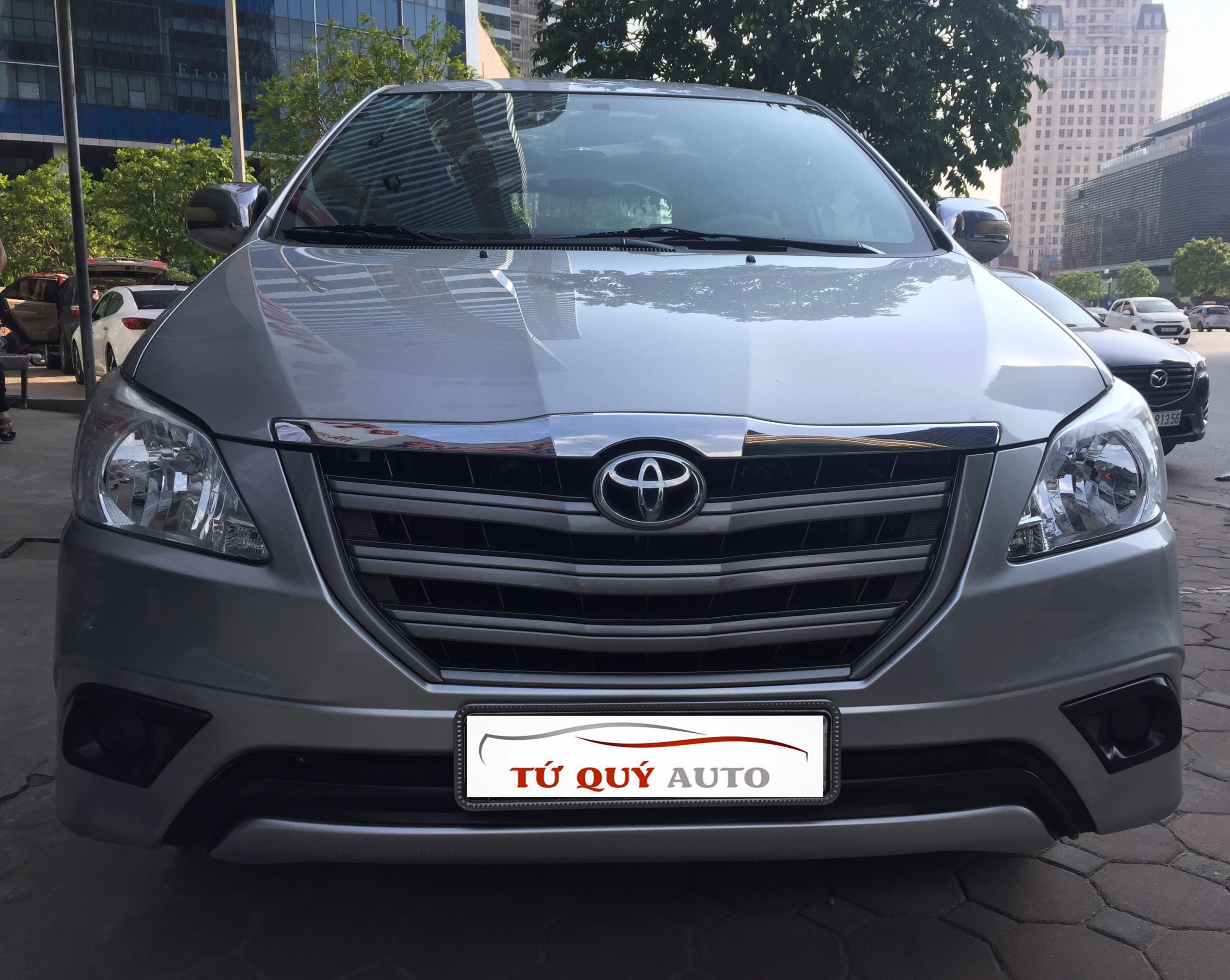 Xe Toyota Innova 2.0E 2014 - Bạc