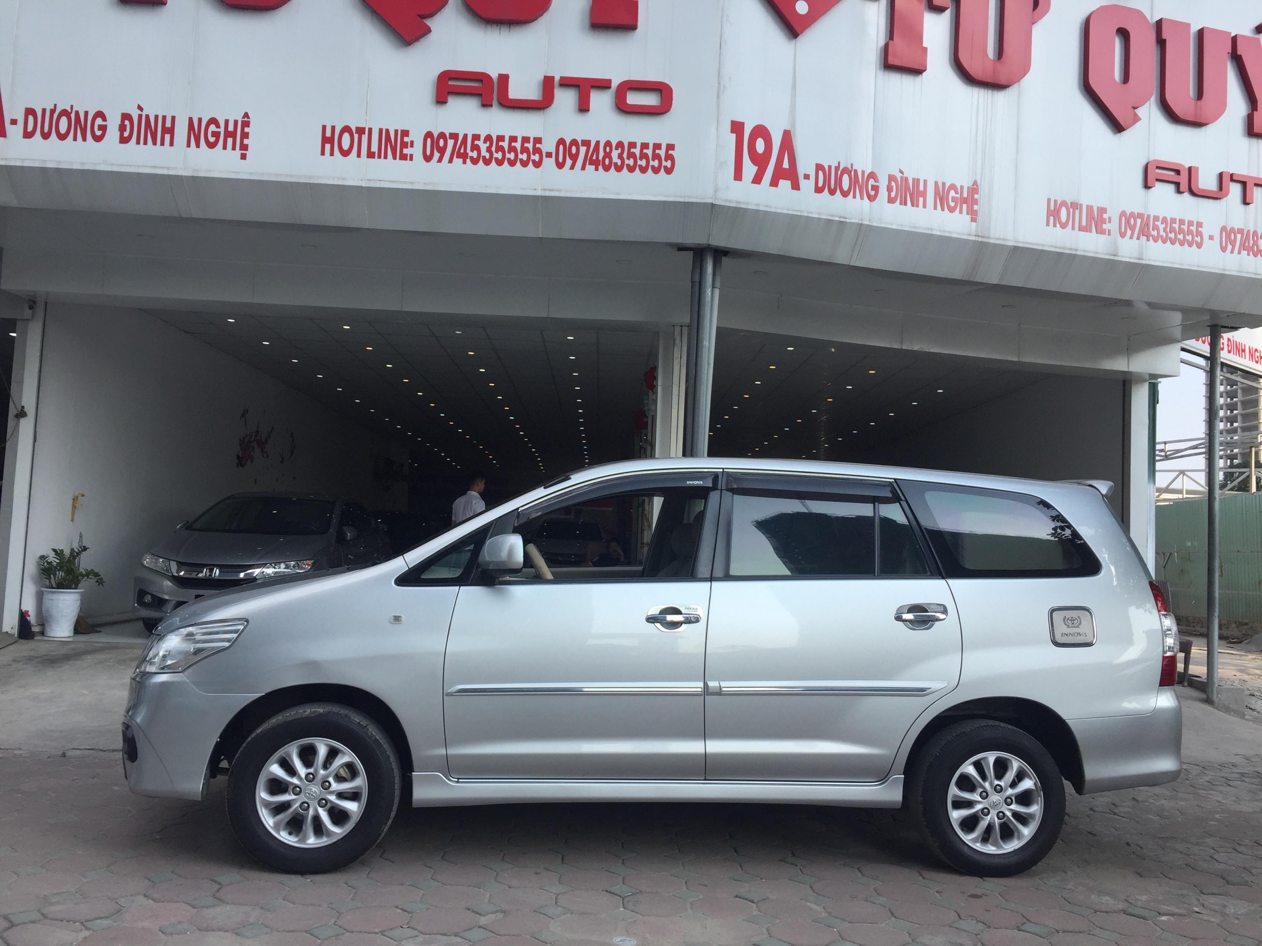 Toyota Innova 2.0E 2014 - 3