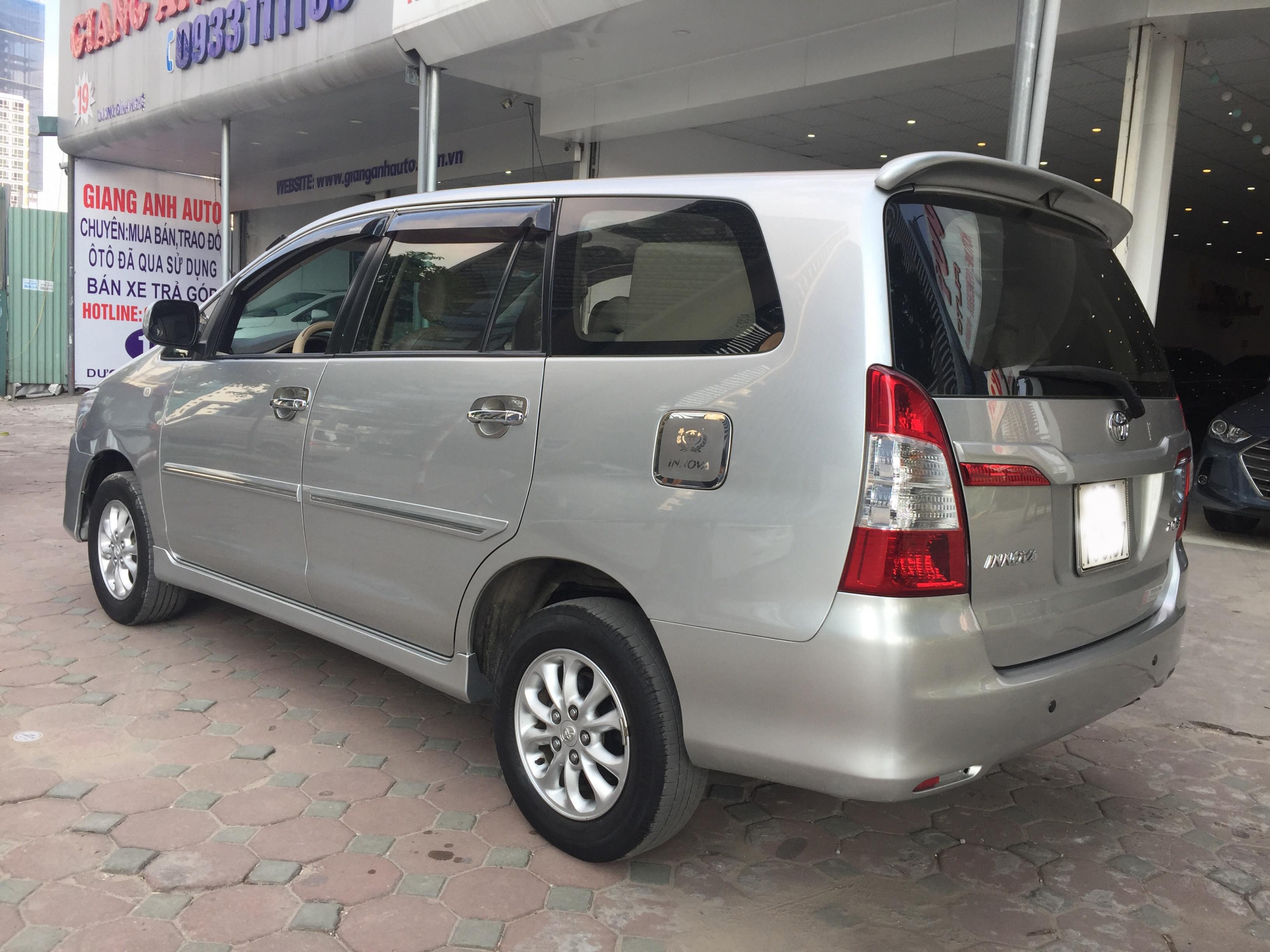 Toyota Innova 2.0E 2014 - 5