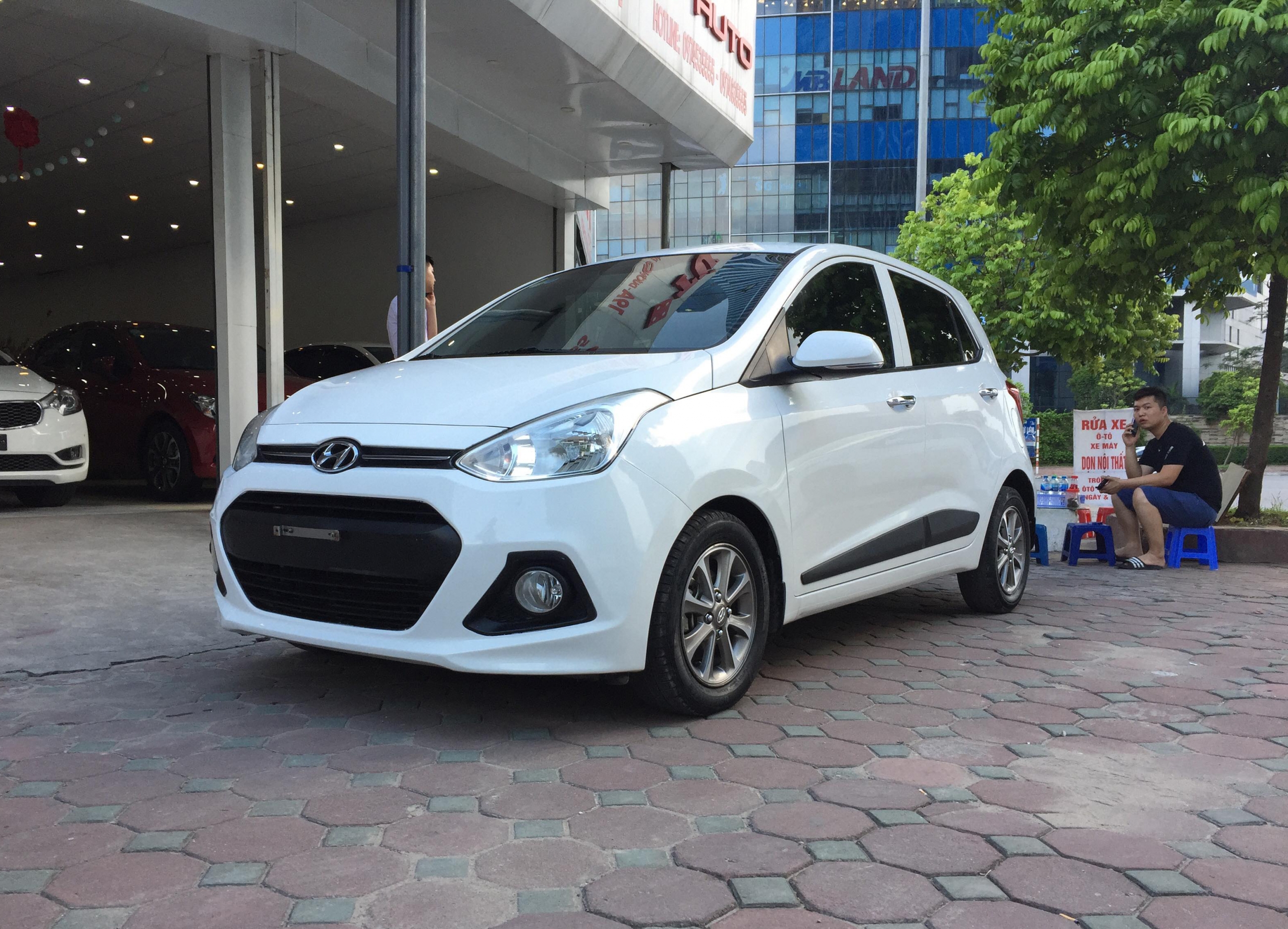 Hyundai i10 Hatchback 1.2AT 2014 - 4