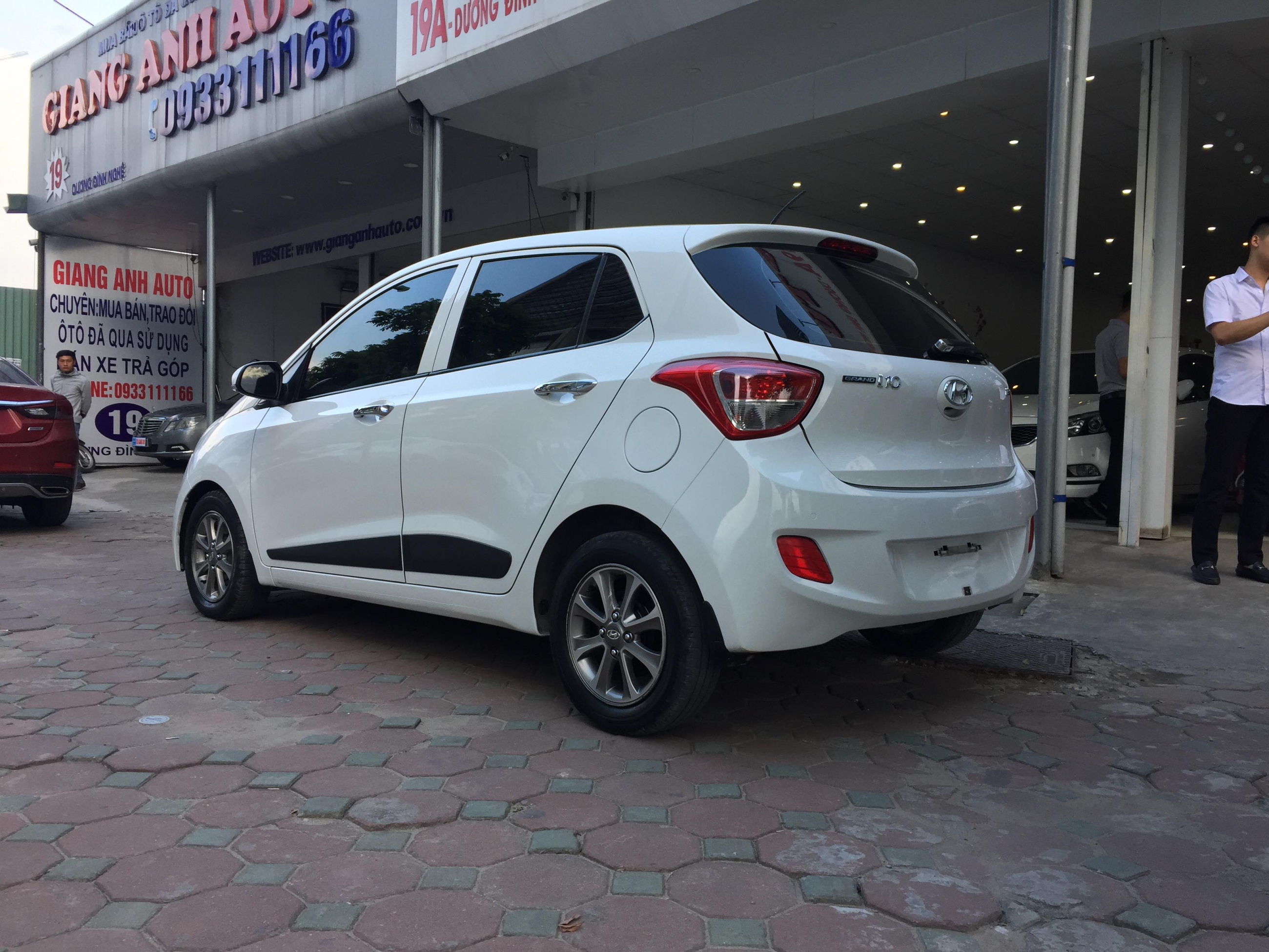 Hyundai i10 Hatchback 1.2AT 2014 - 5