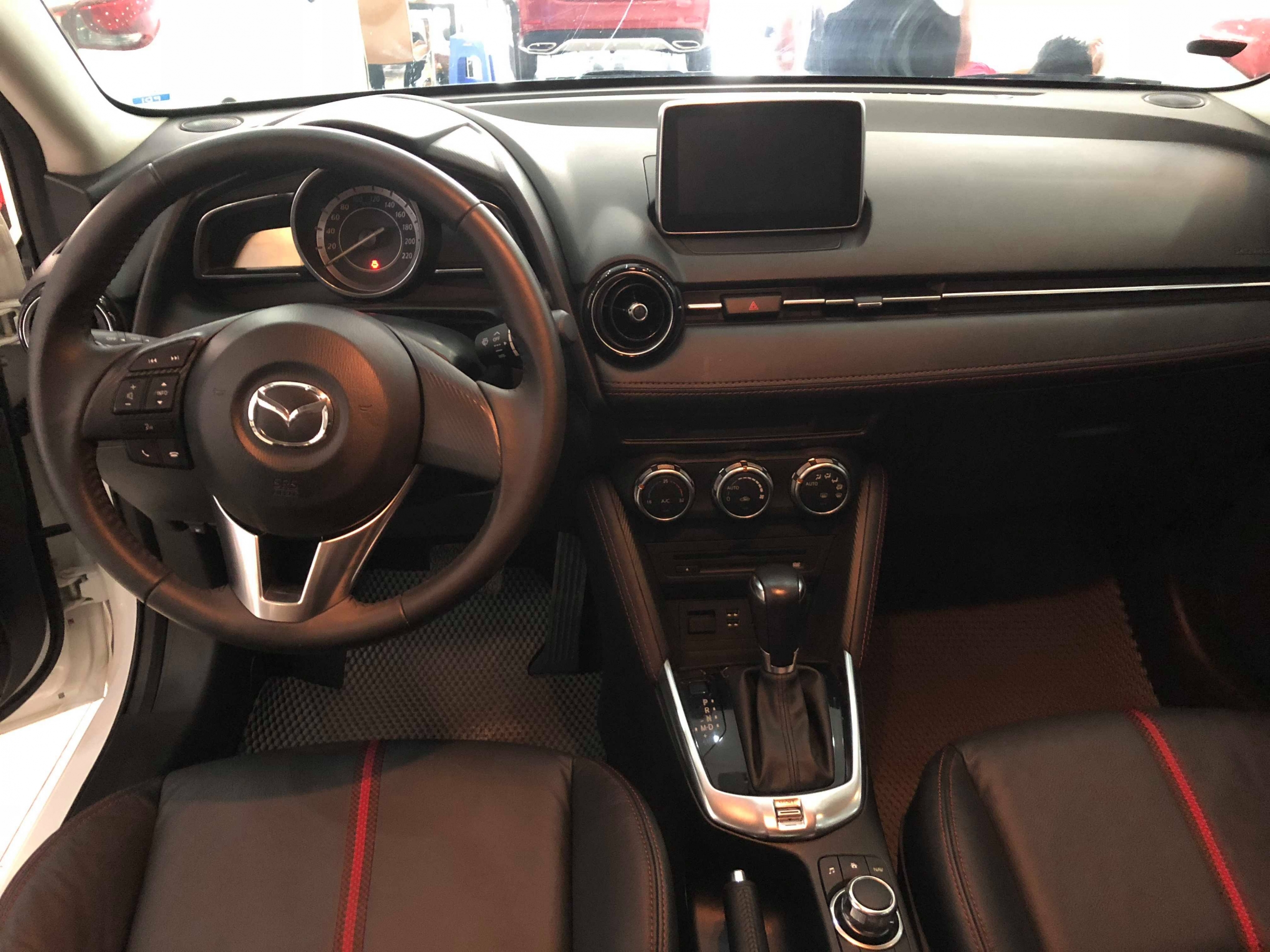 Mazda 2 Sedan 1.5AT 2016 - 5