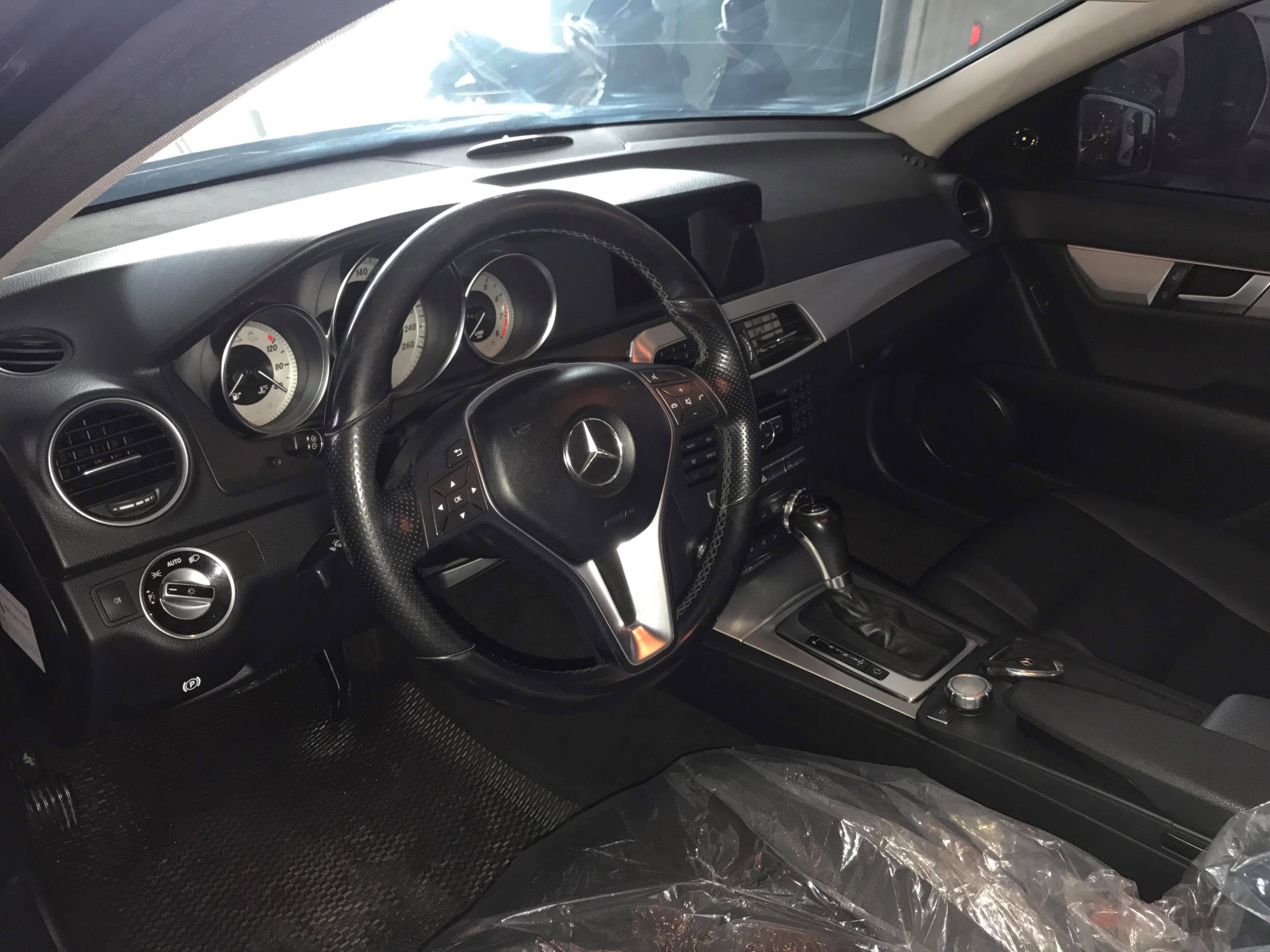 Mercedes Benz C200 2011 - 6