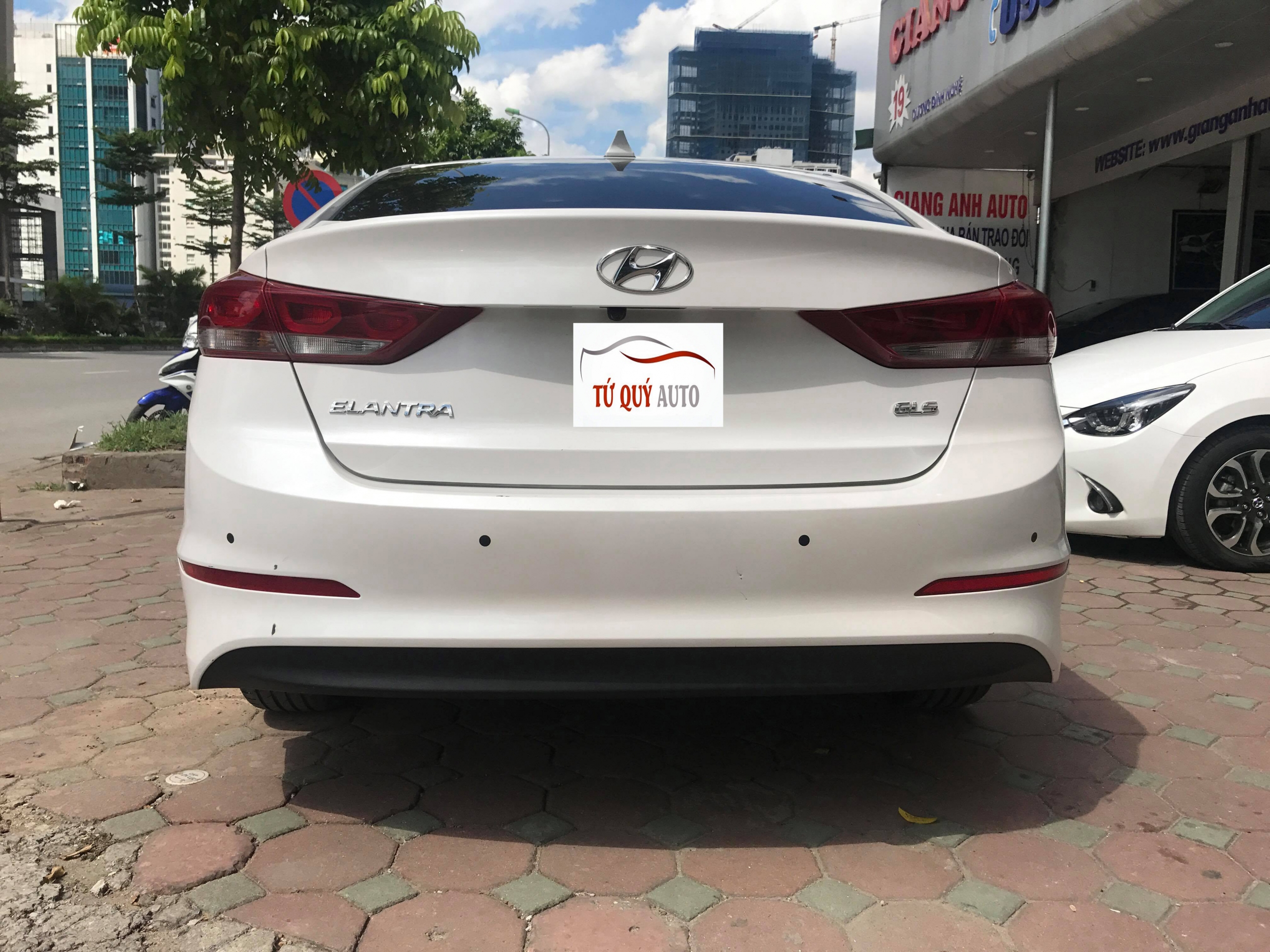 Hyundai Elantra GLS 2.0AT 2017 - 2