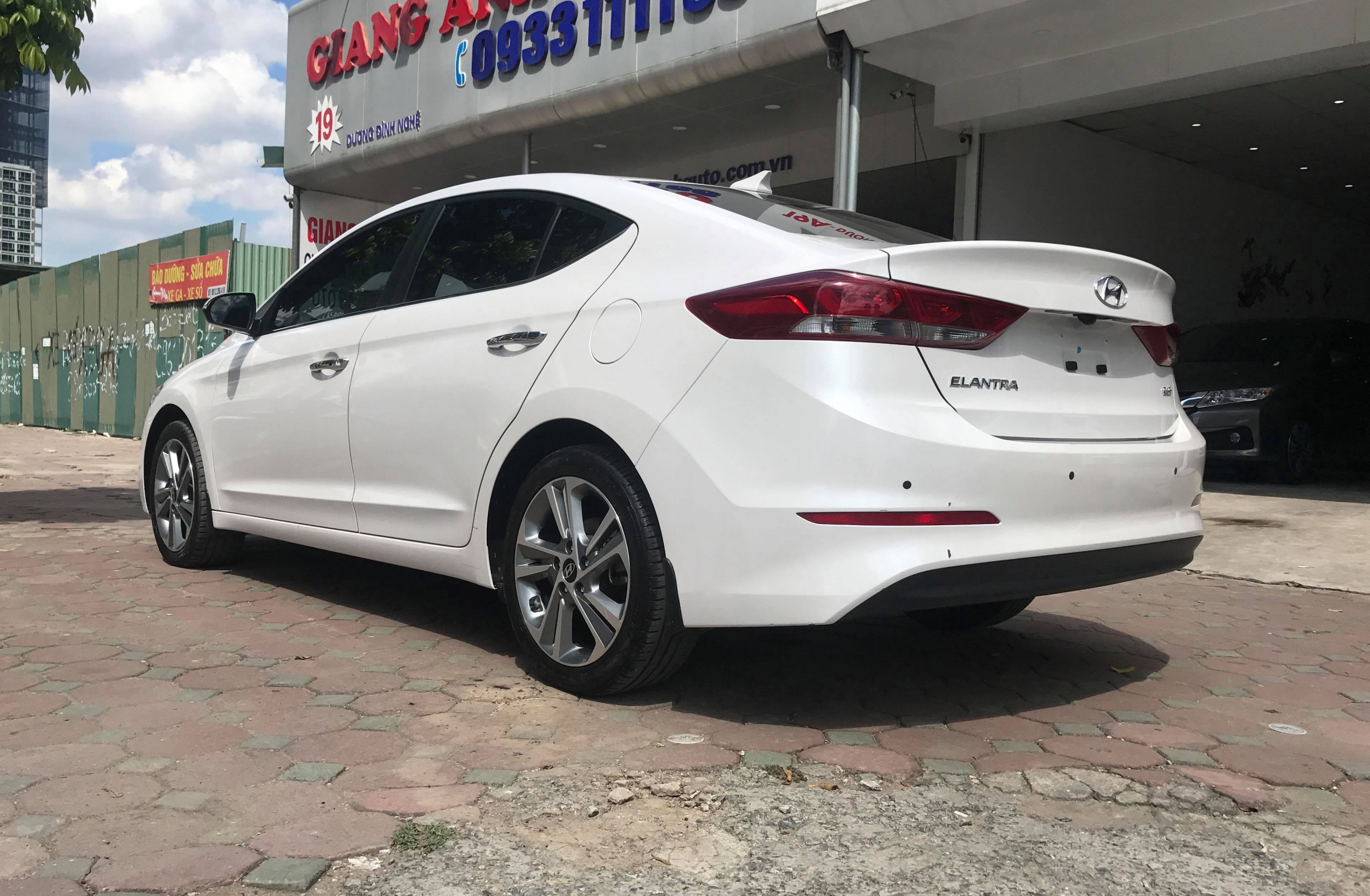 Hyundai Elantra GLS 2.0AT 2017 - 5