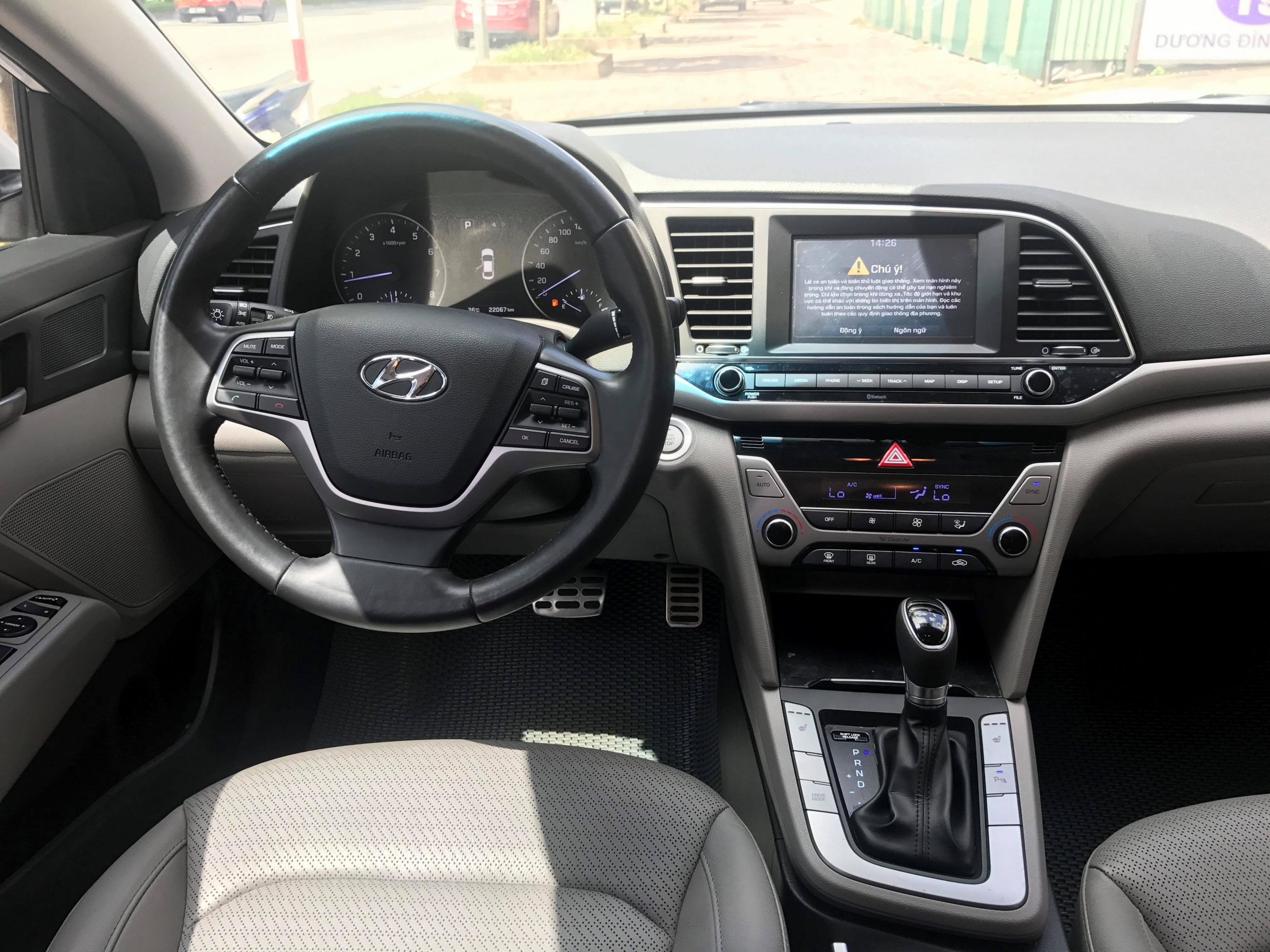 Hyundai Elantra GLS 2.0AT 2017 - 7