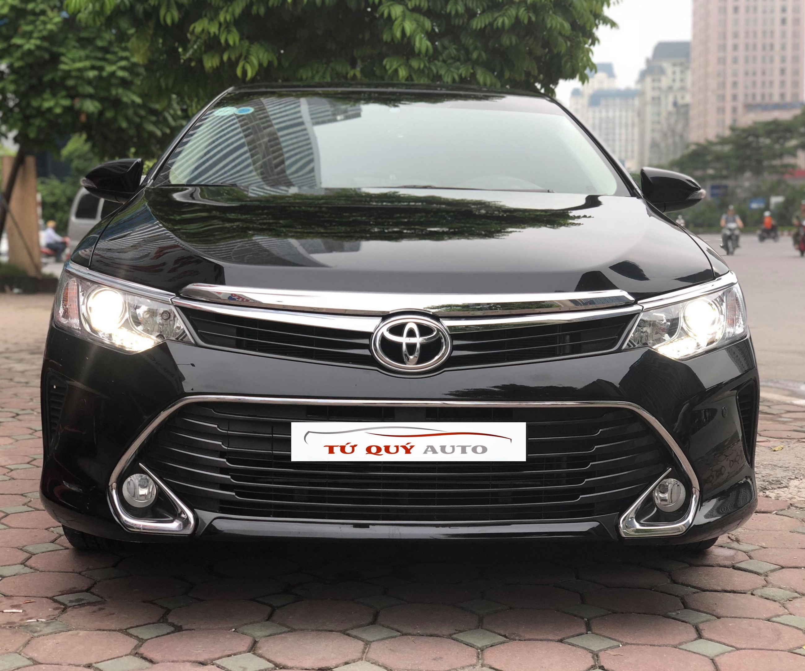 Xe Toyota Camry 2.5G 2017 - Đen