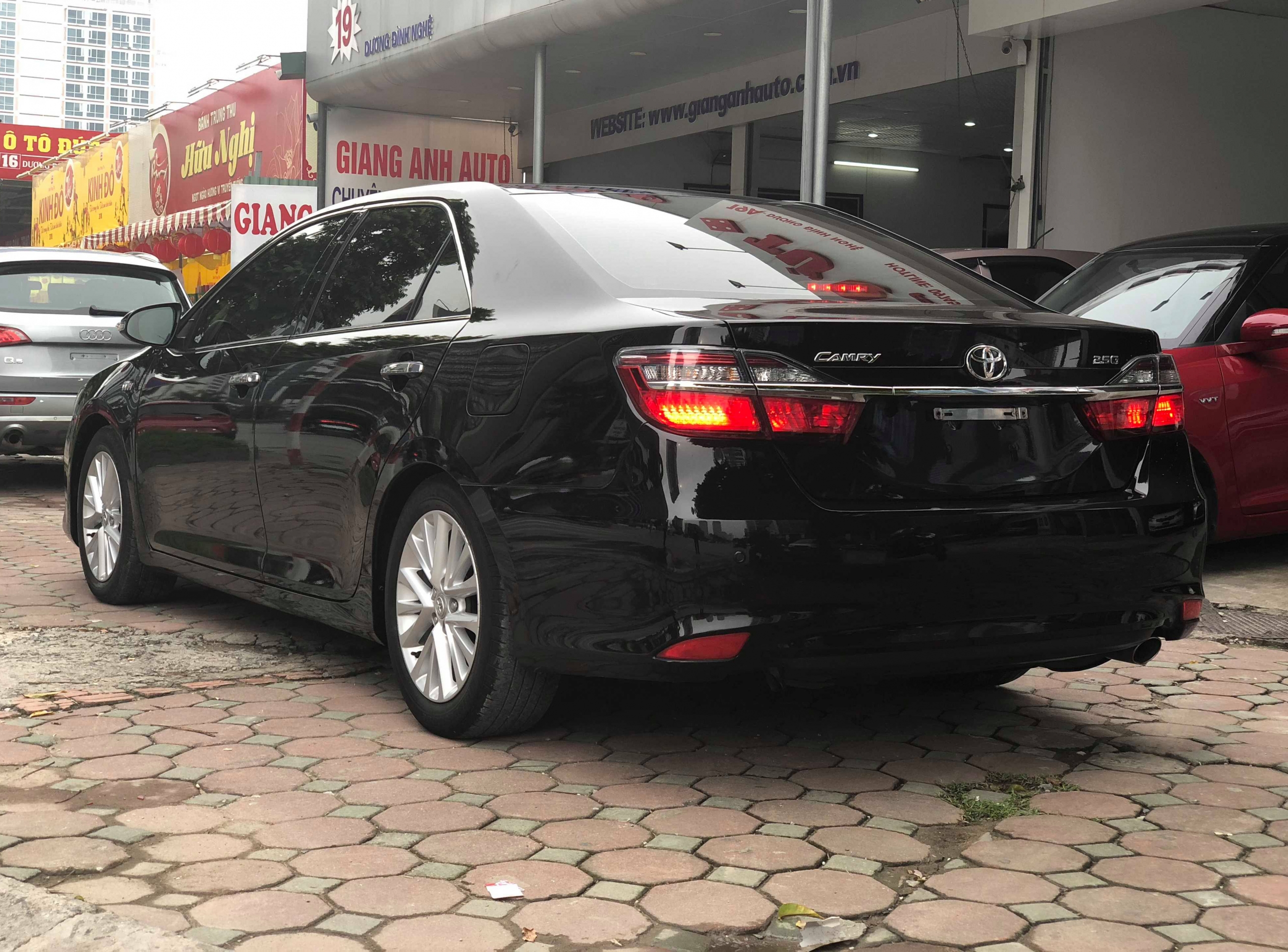 Toyota Camry 2.5Q 2017 - 5