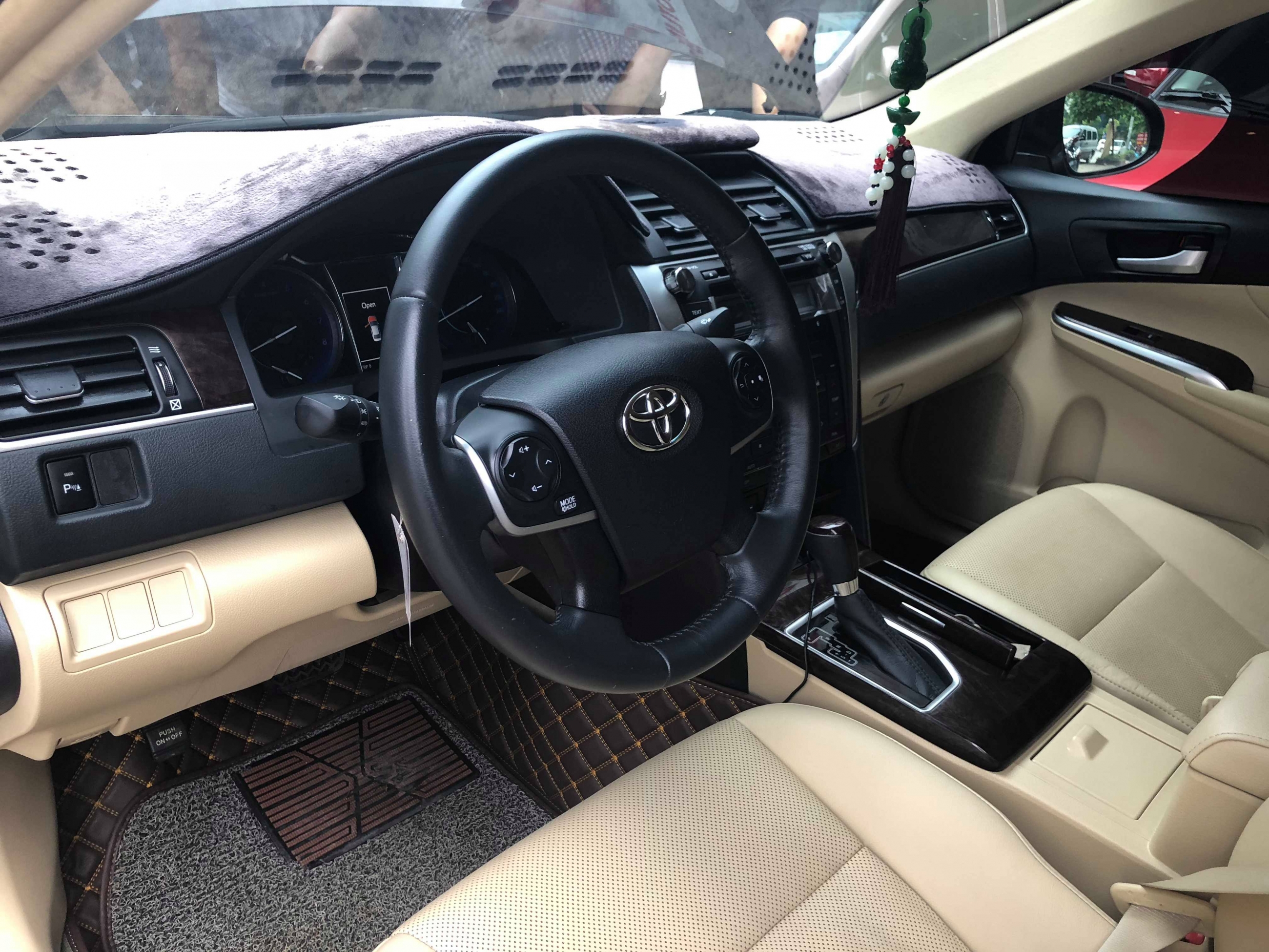 Toyota Camry 2.5Q 2017 - 8