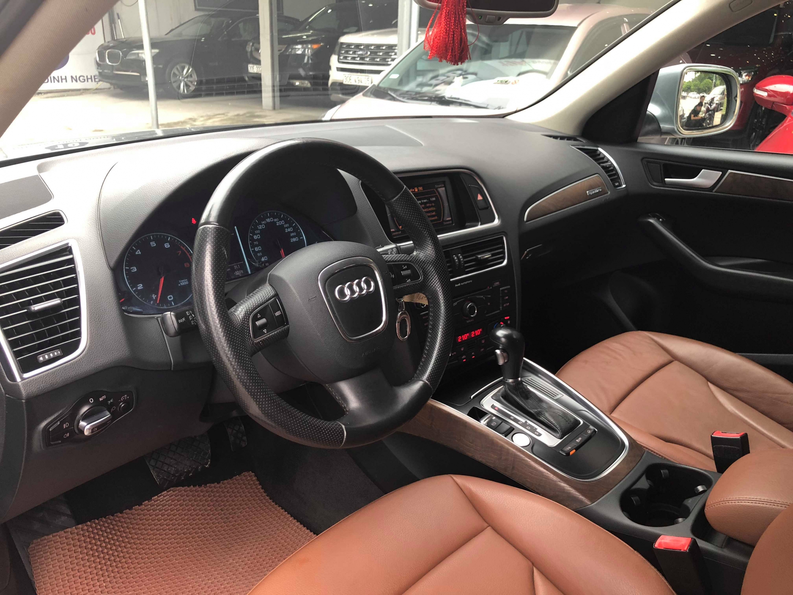 Audi Q5 2.0T 2011 - 7