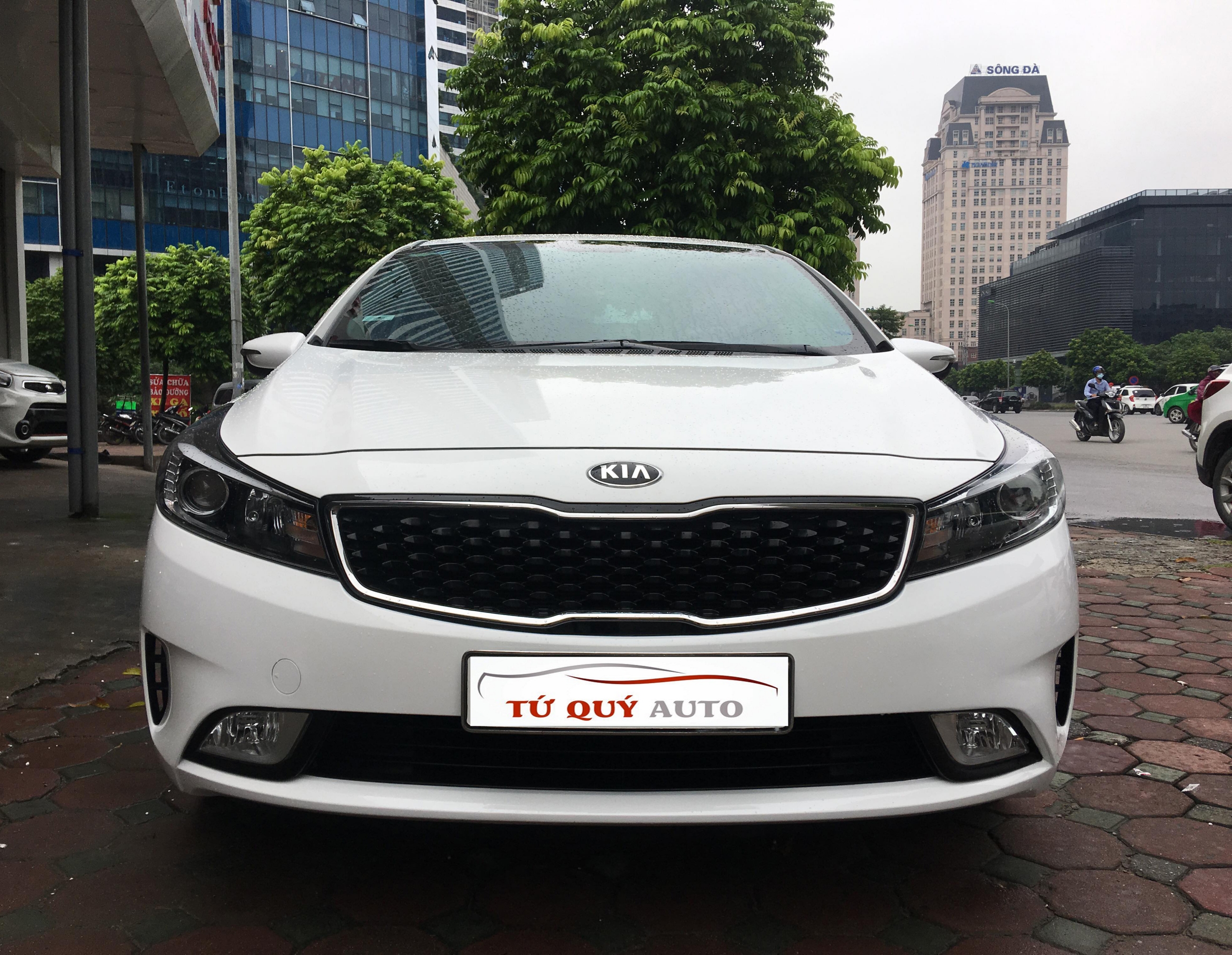 Xe Kia Cerato 1.6MT 2017 - Trắng