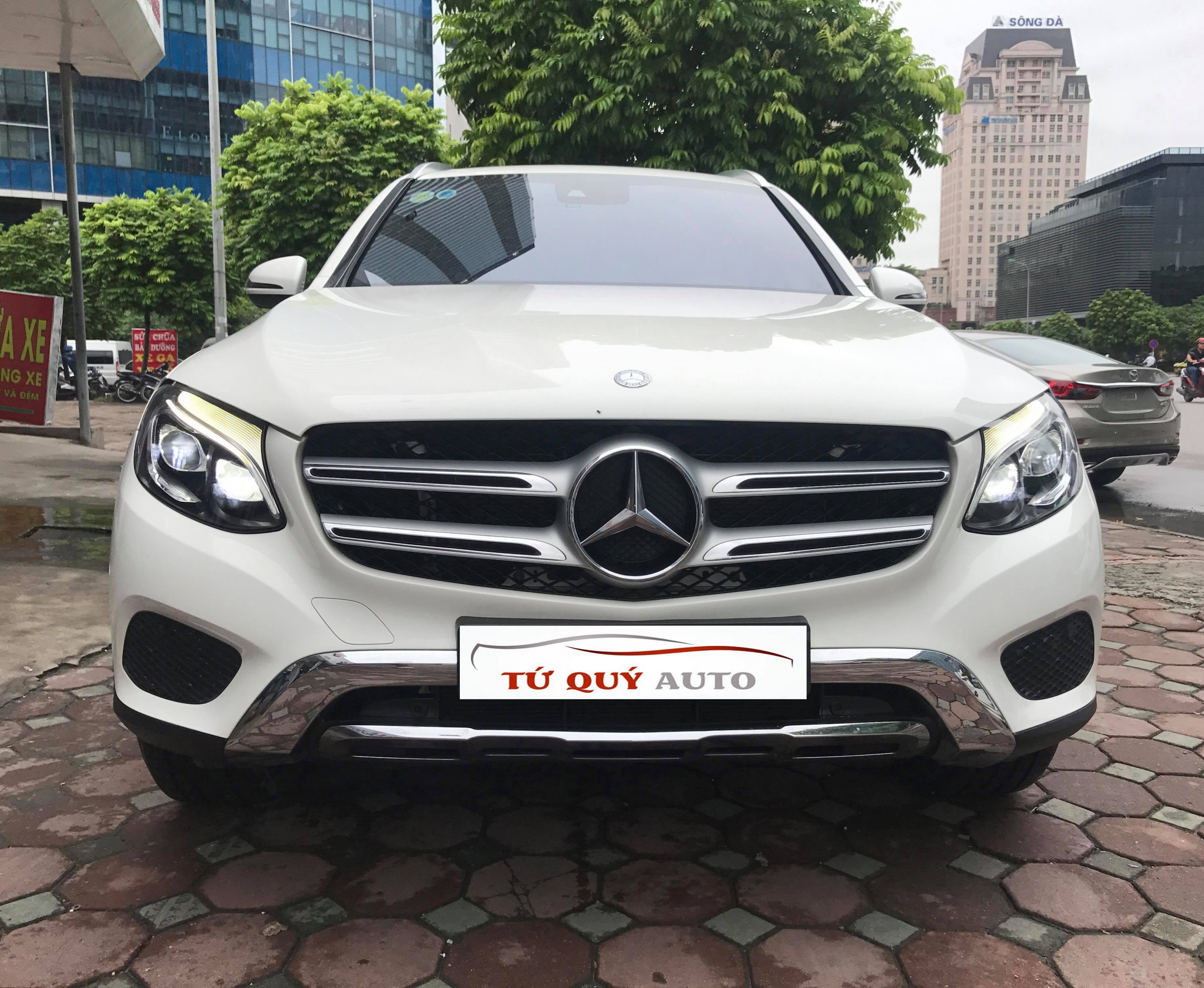 Xe Mercedes Benz GLC 250 4Matic 2016 - Trắng