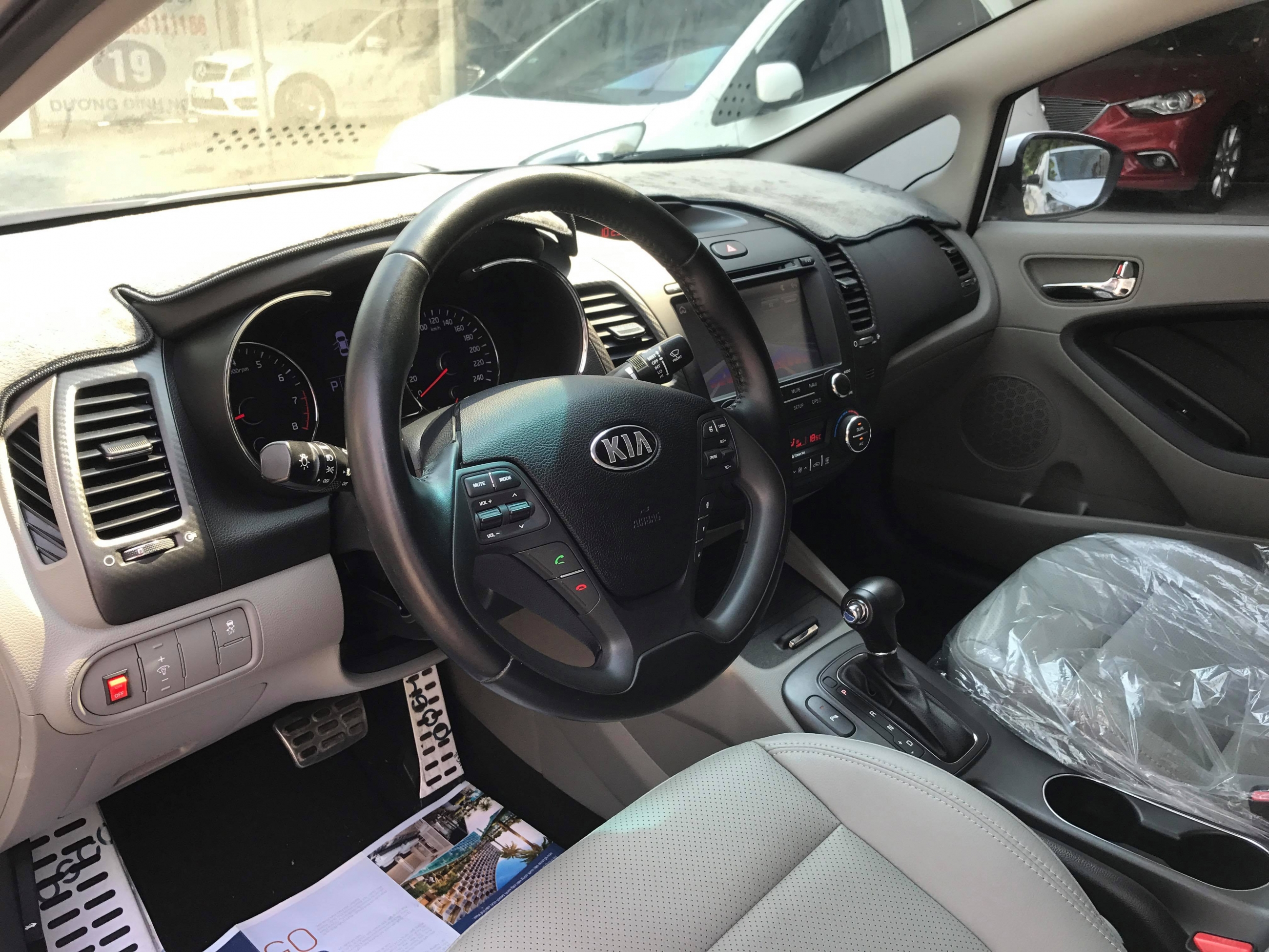 Kia K3 2.0AT 2015 - 7