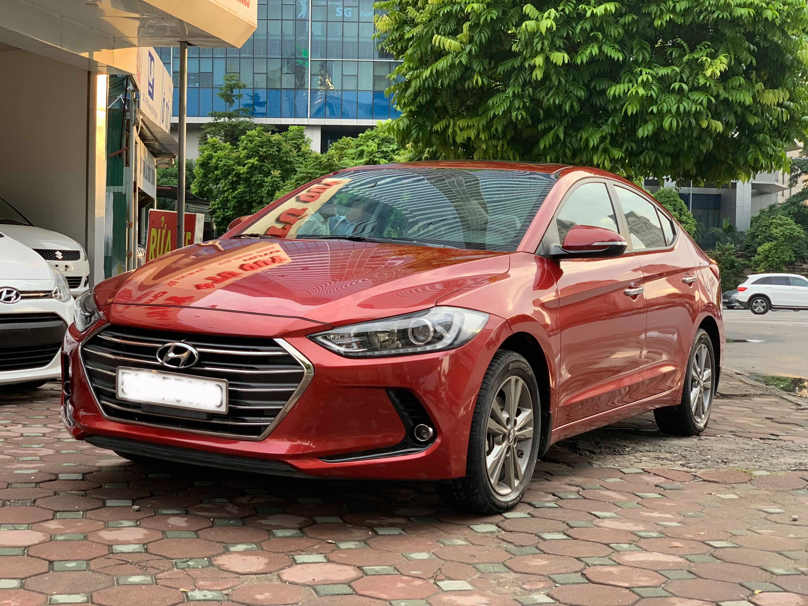 Hyundai Elantra 1.6AT 2016 - 3