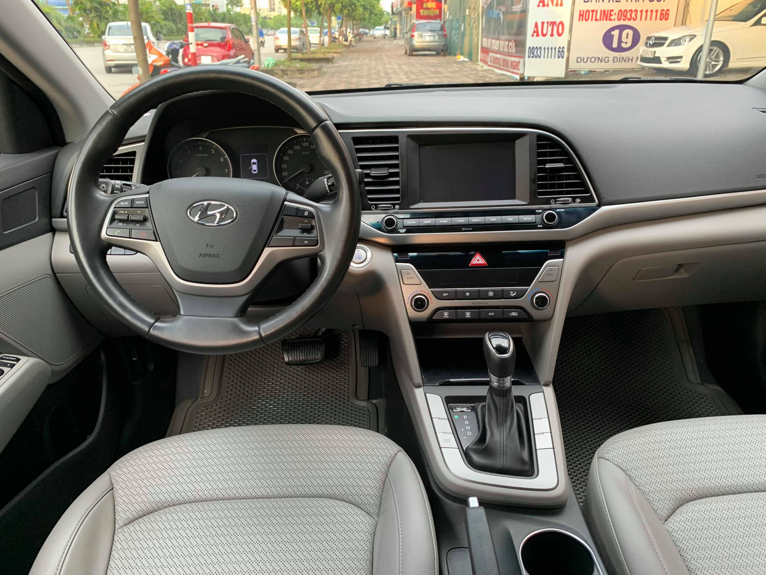 Hyundai Elantra 1.6AT 2016 - 6