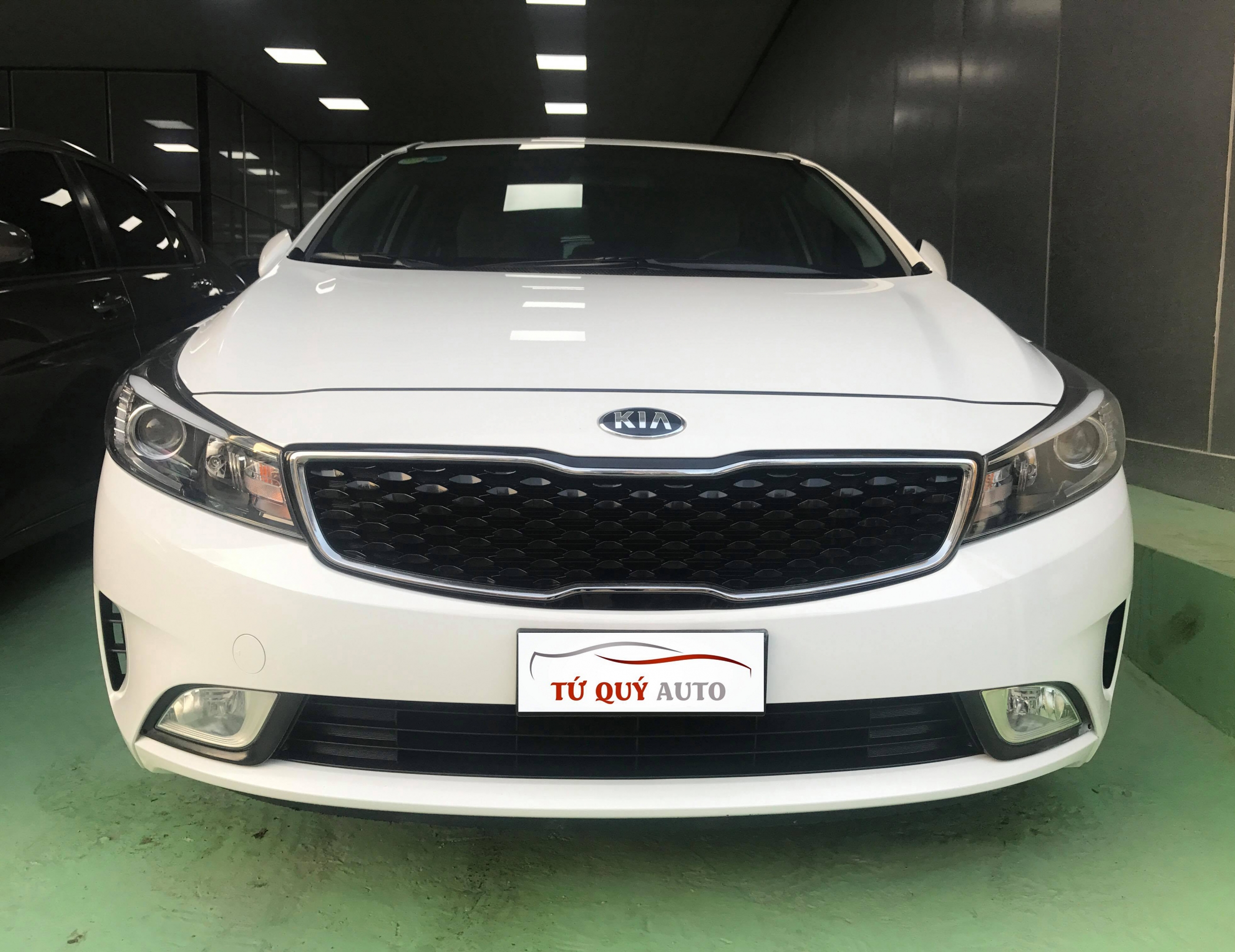 Xe Kia Cerato 1.6 MT 2018 - Màu Trắng