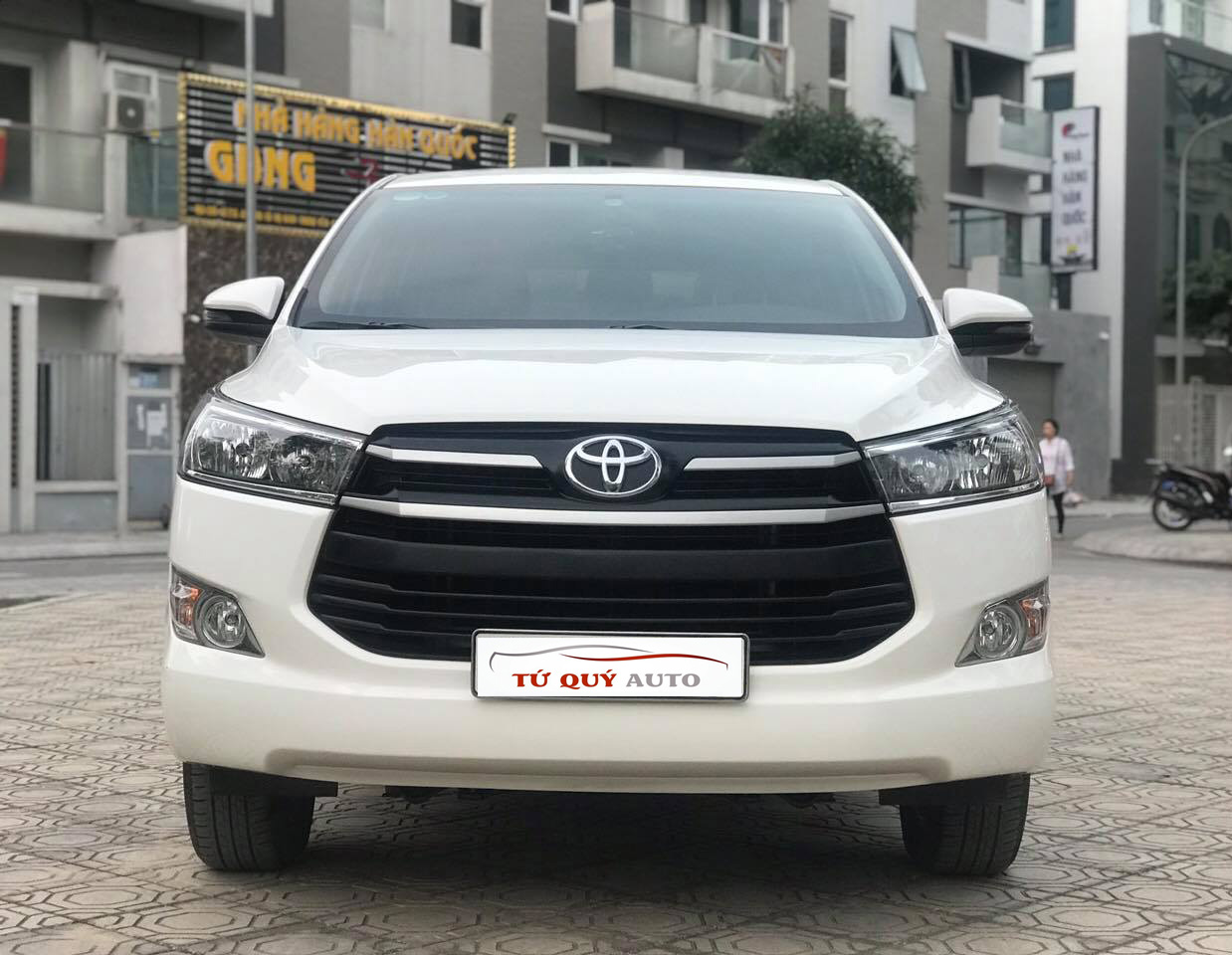 Xe Toyota Innova 2.0E 2018 - Trắng