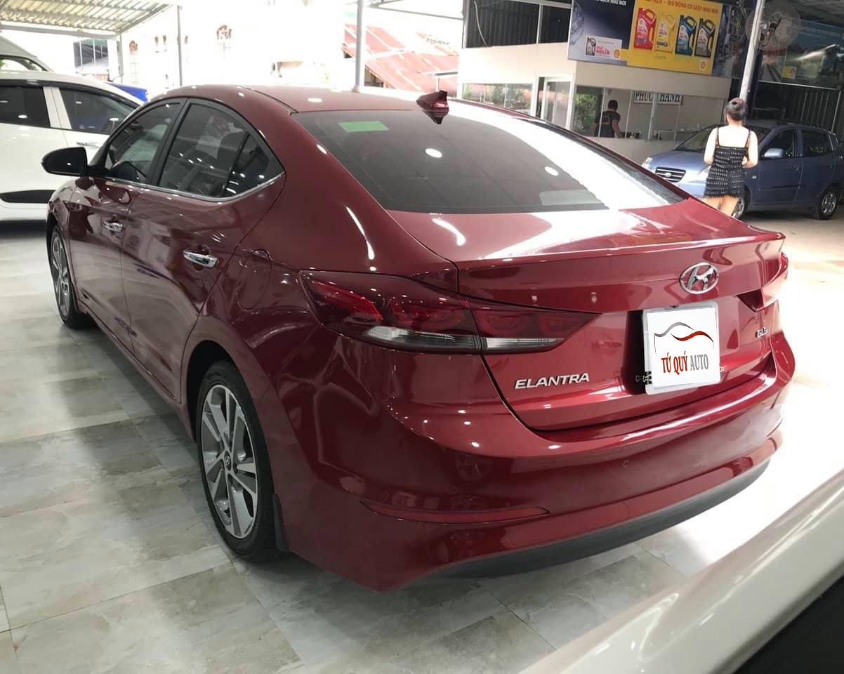 Hyundai Elantra 2.0AT 2017 - 2