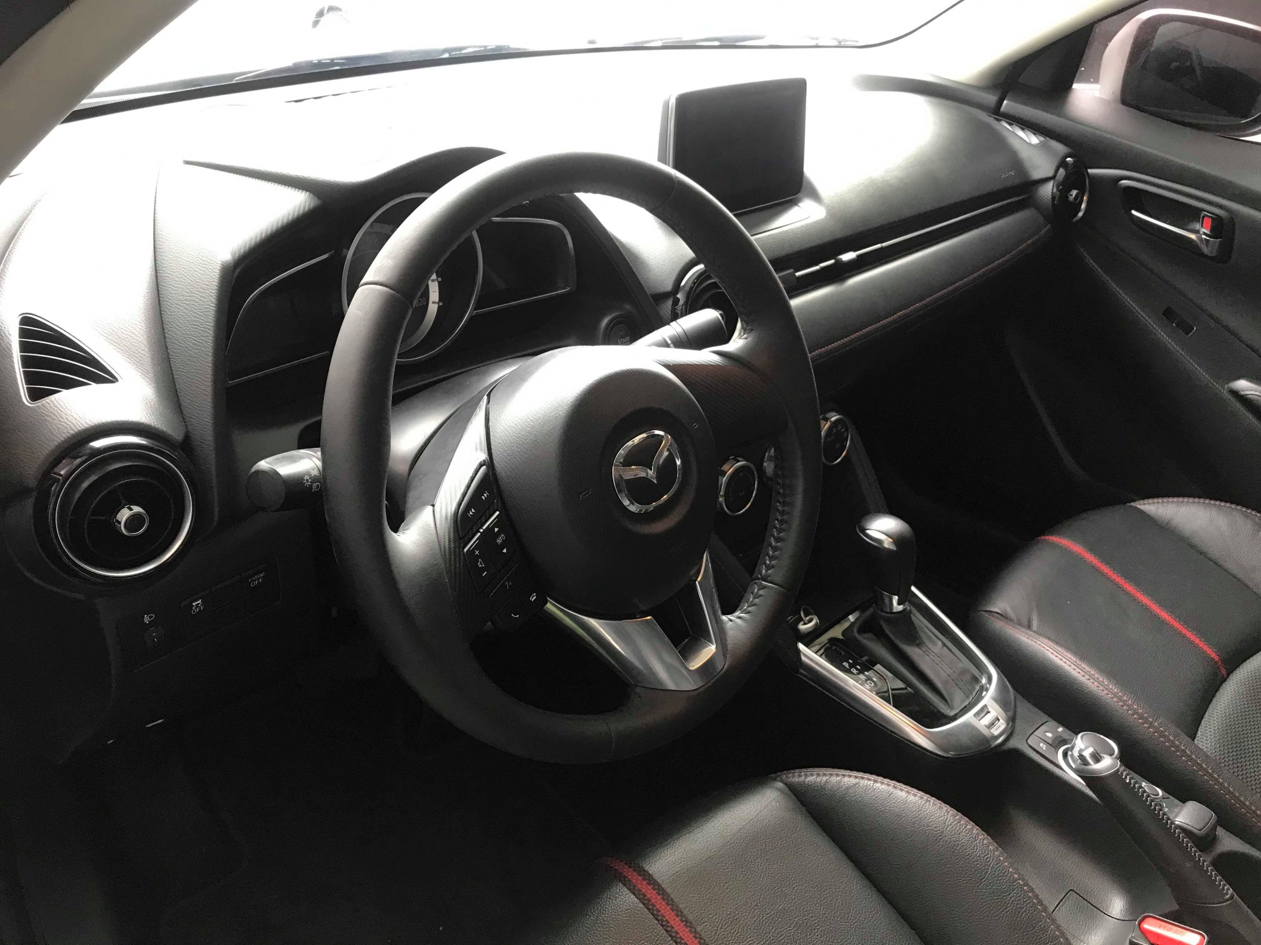 Mazda 2 Sedan 2018 - 6