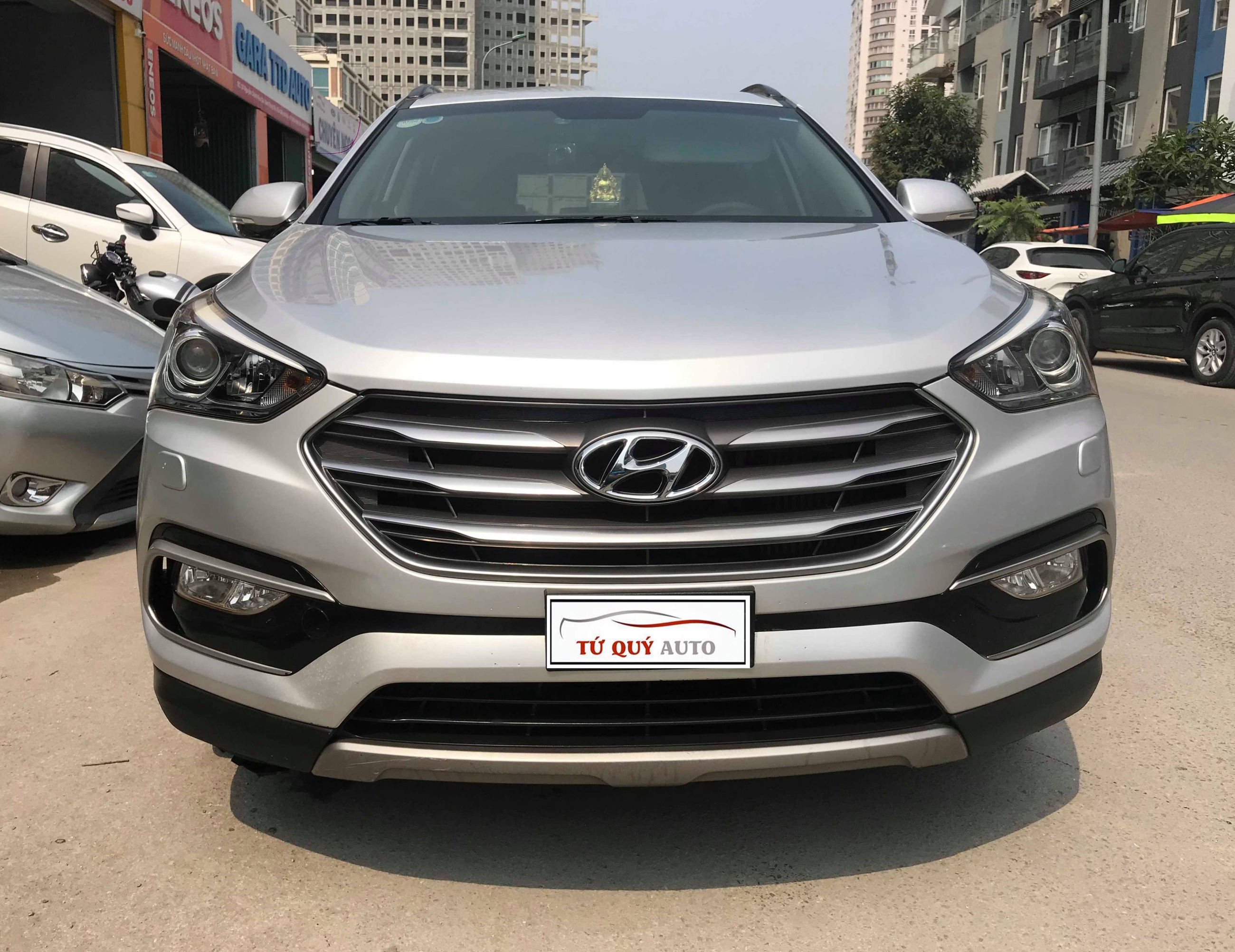 Xe Hyundai Santa Fe CRDi 2.2AT 2017 - Bạc