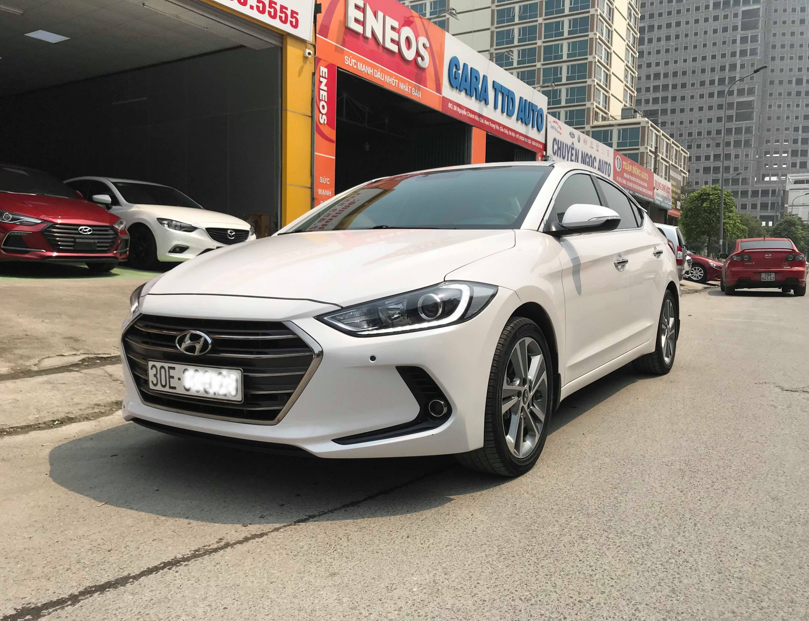 Hyundai Elantra 2.0AT 2016 - 3