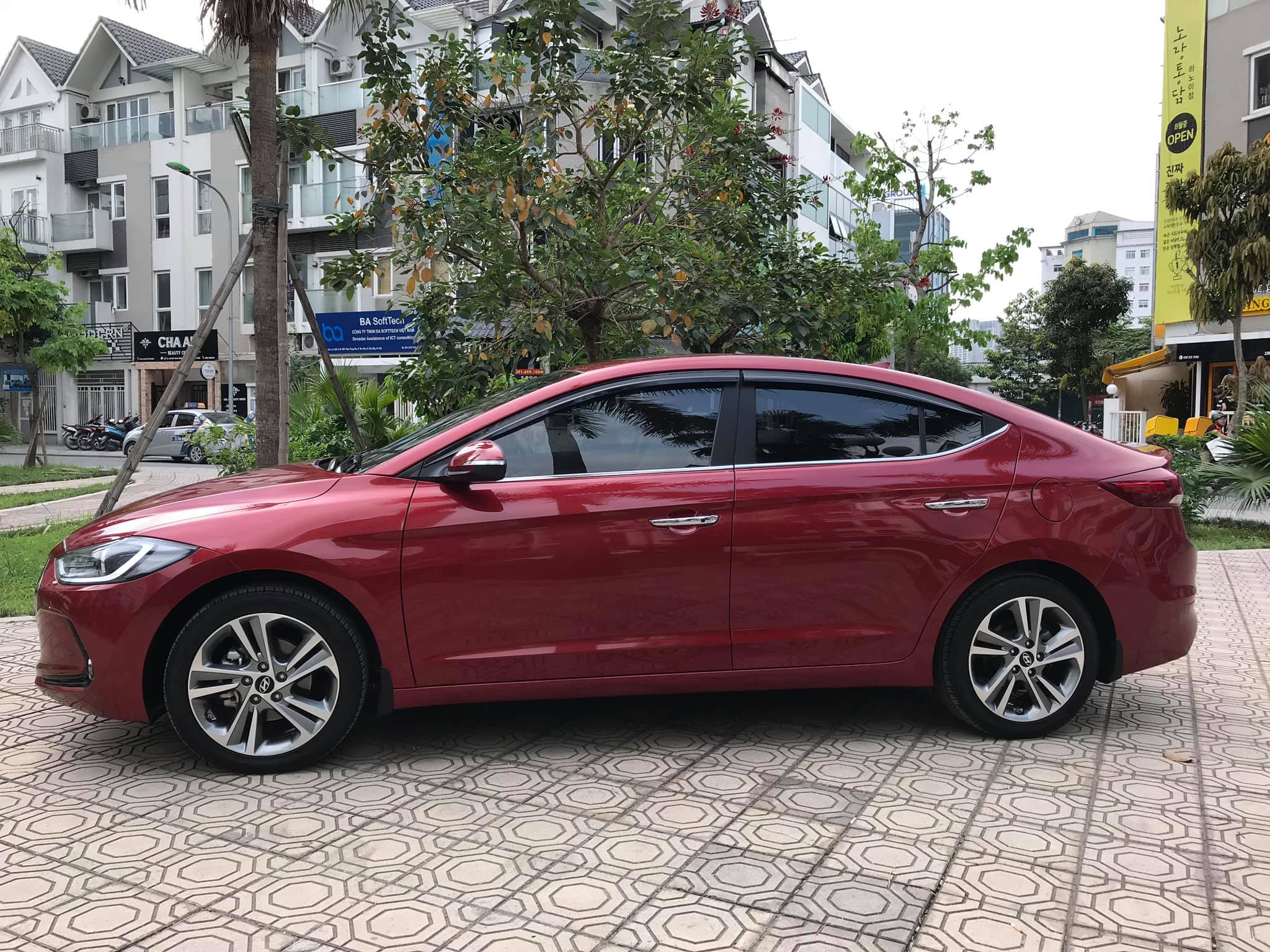 Hyundai Elantra 2.0AT 2018 - 4