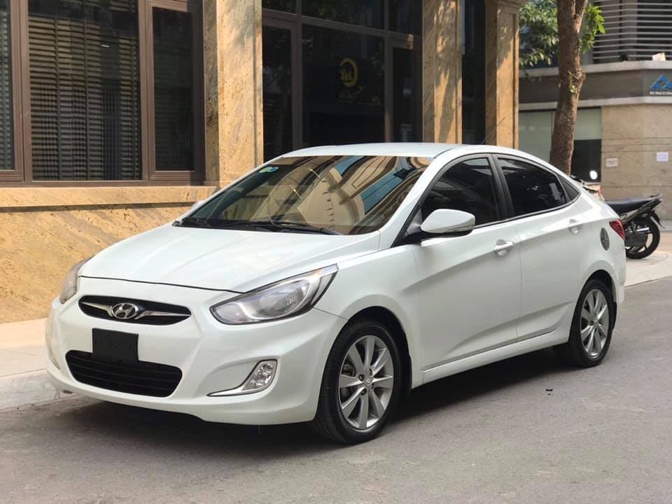 Hyundai Accent 2012 - 3