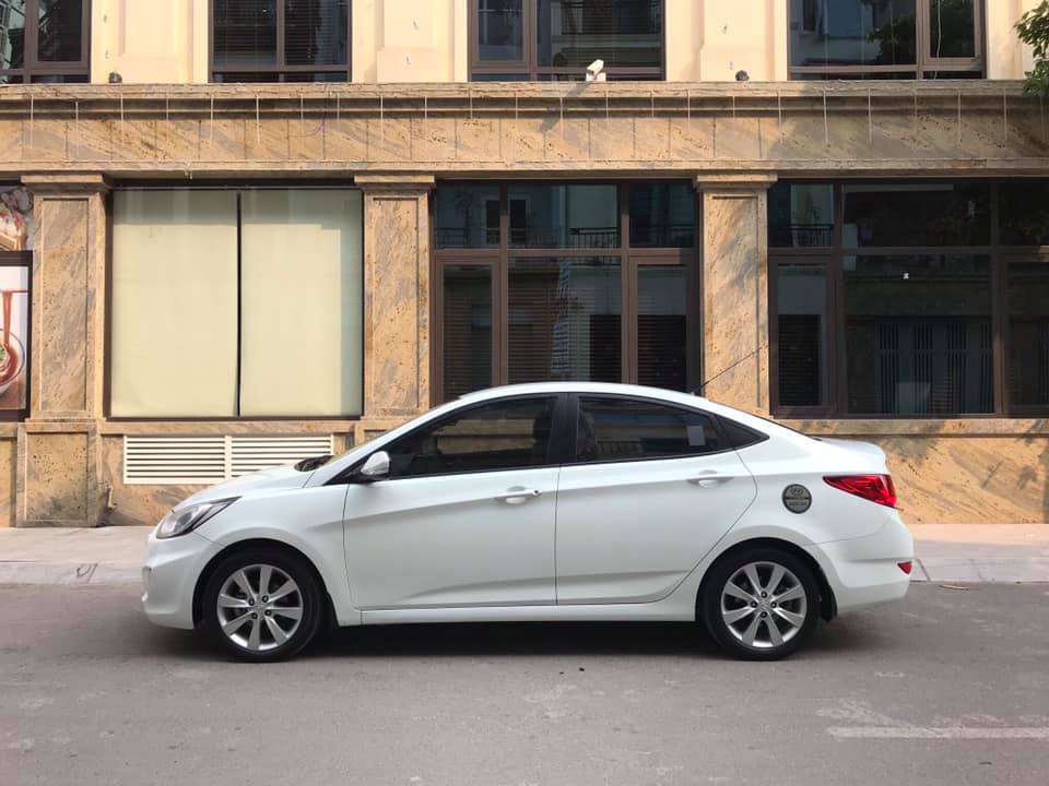 Hyundai Accent 2012 - 4