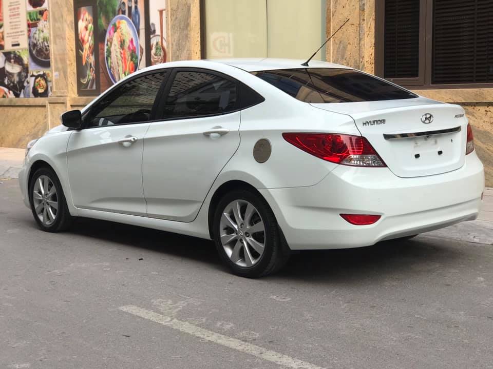 Hyundai Accent 2012 - 5