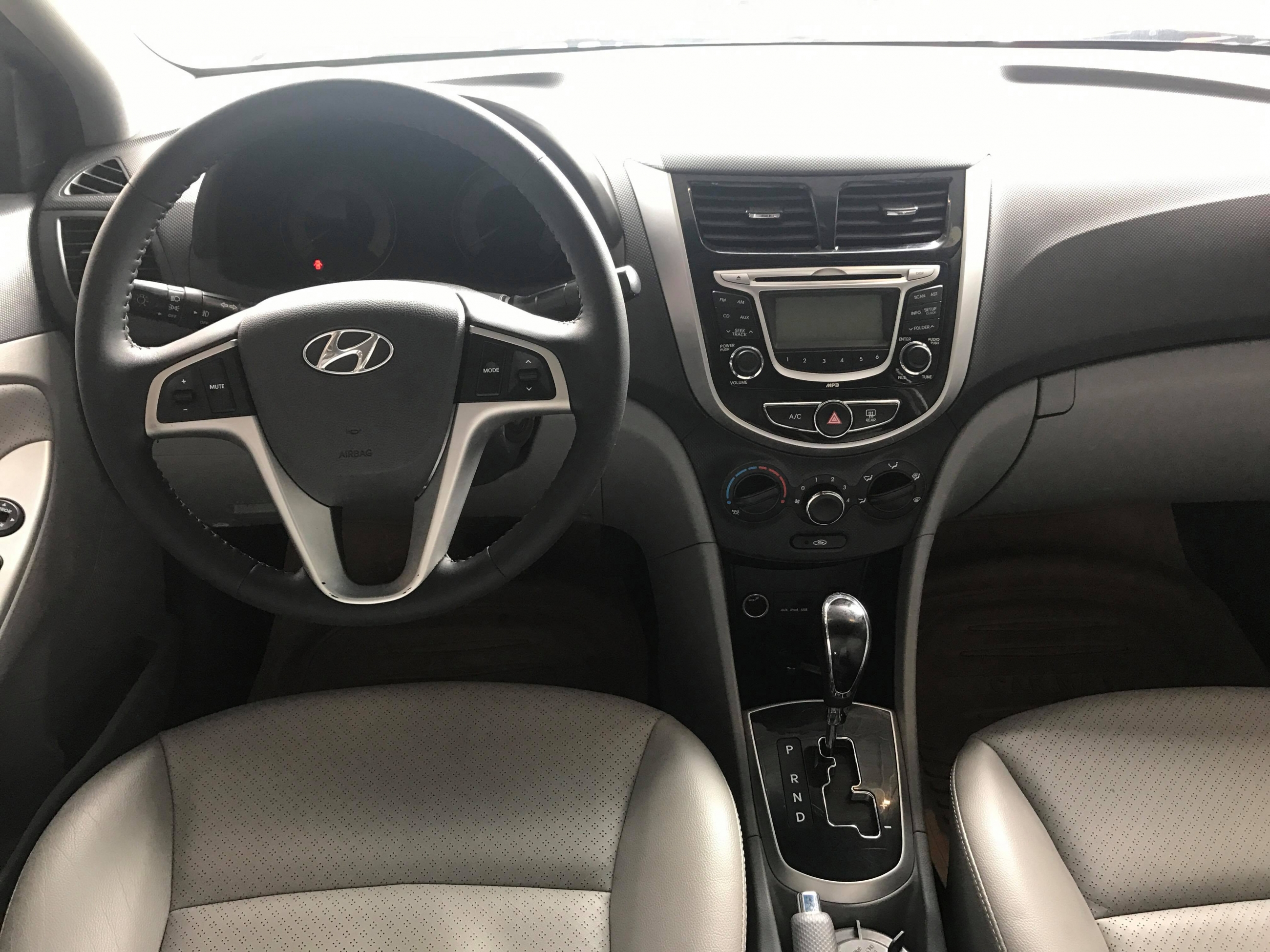 Hyundai Accent 2012 - 6