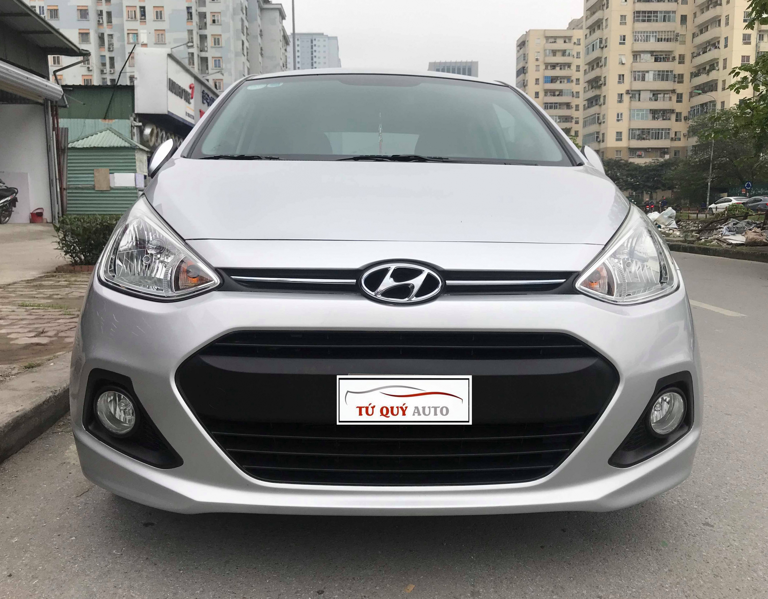 Xe Hyundai i10 Hatchback 1.2AT 2013 - Bạc