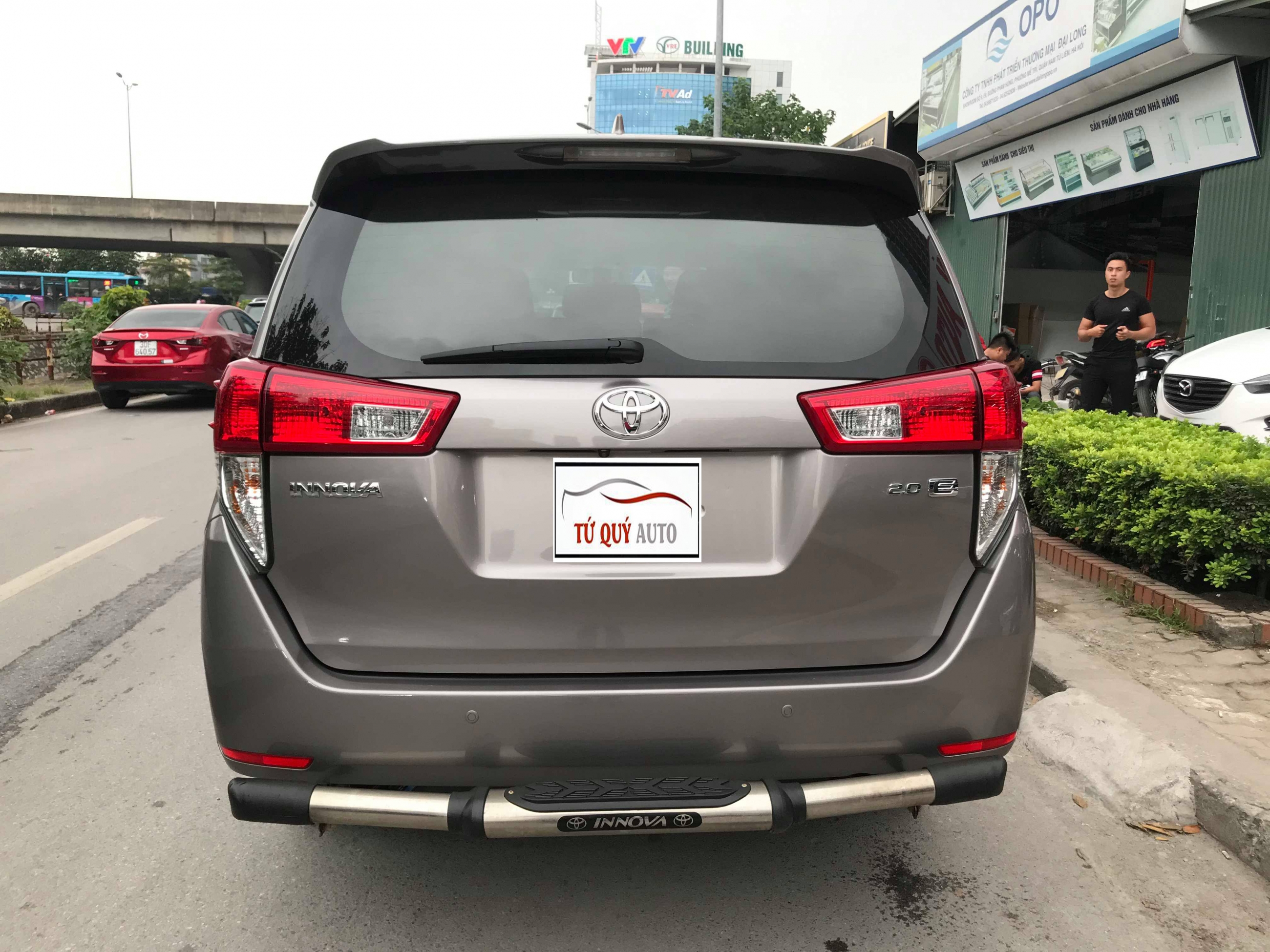 Toyota Innova 2.0E 2018 - 2