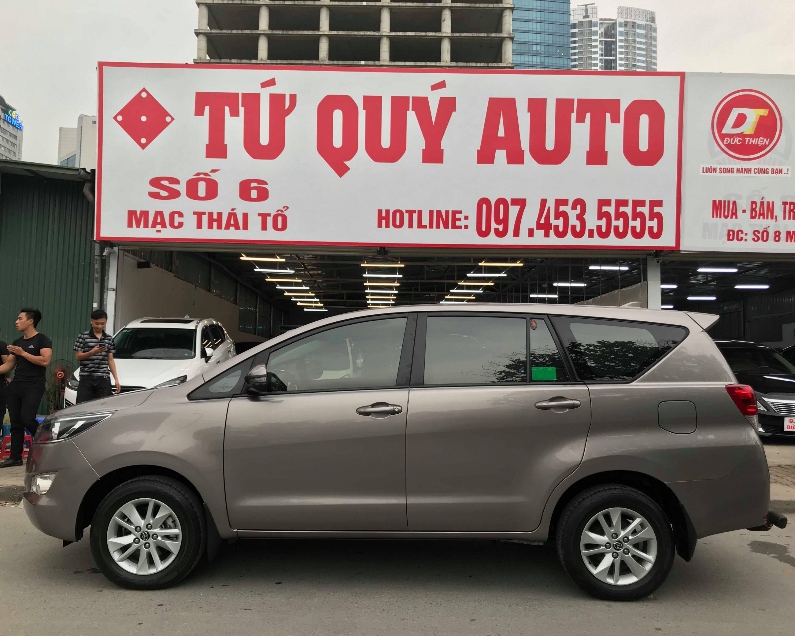 Toyota Innova 2.0E 2018 - 4