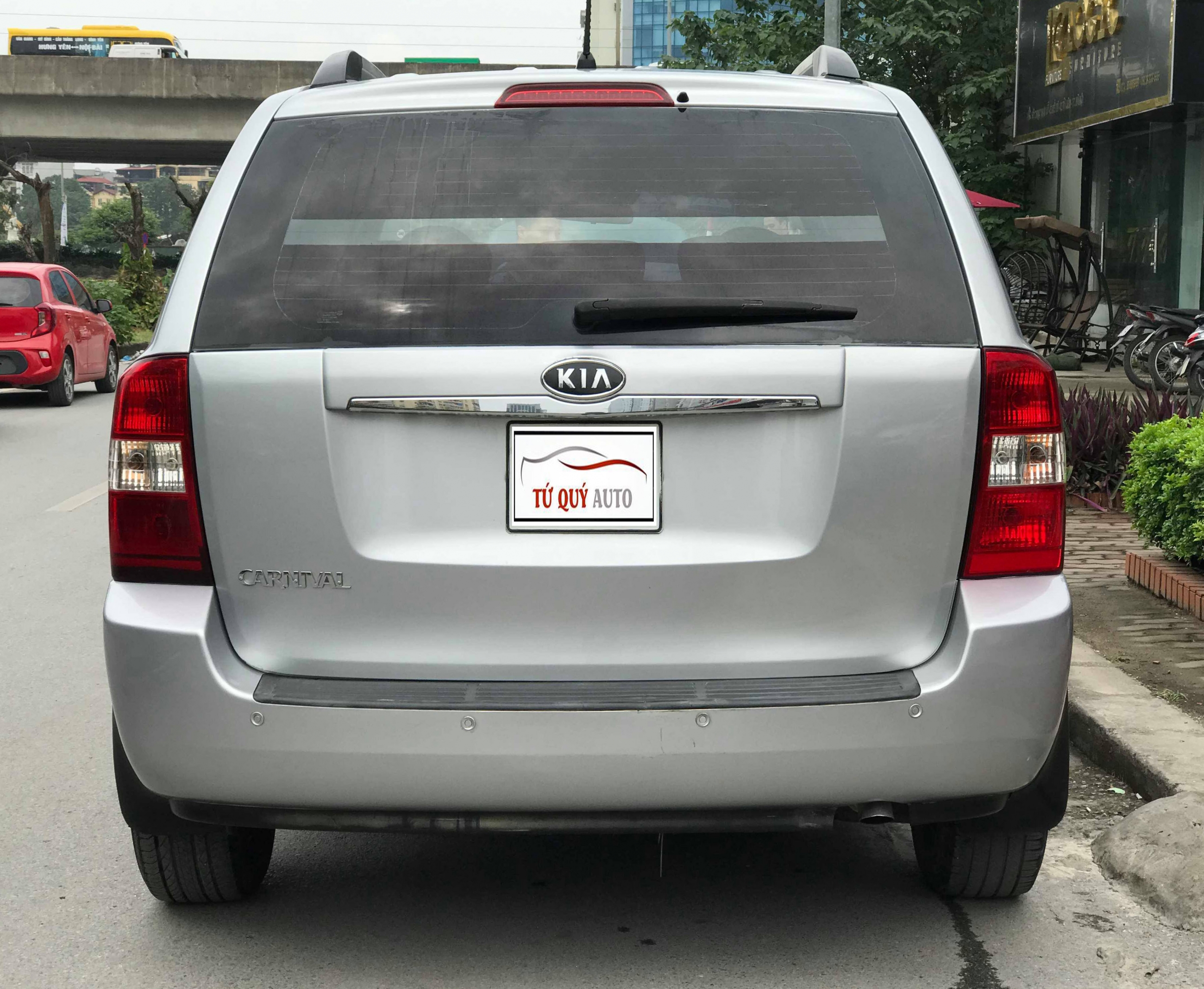 Kia Carnival 2.7MT 2010 - 2