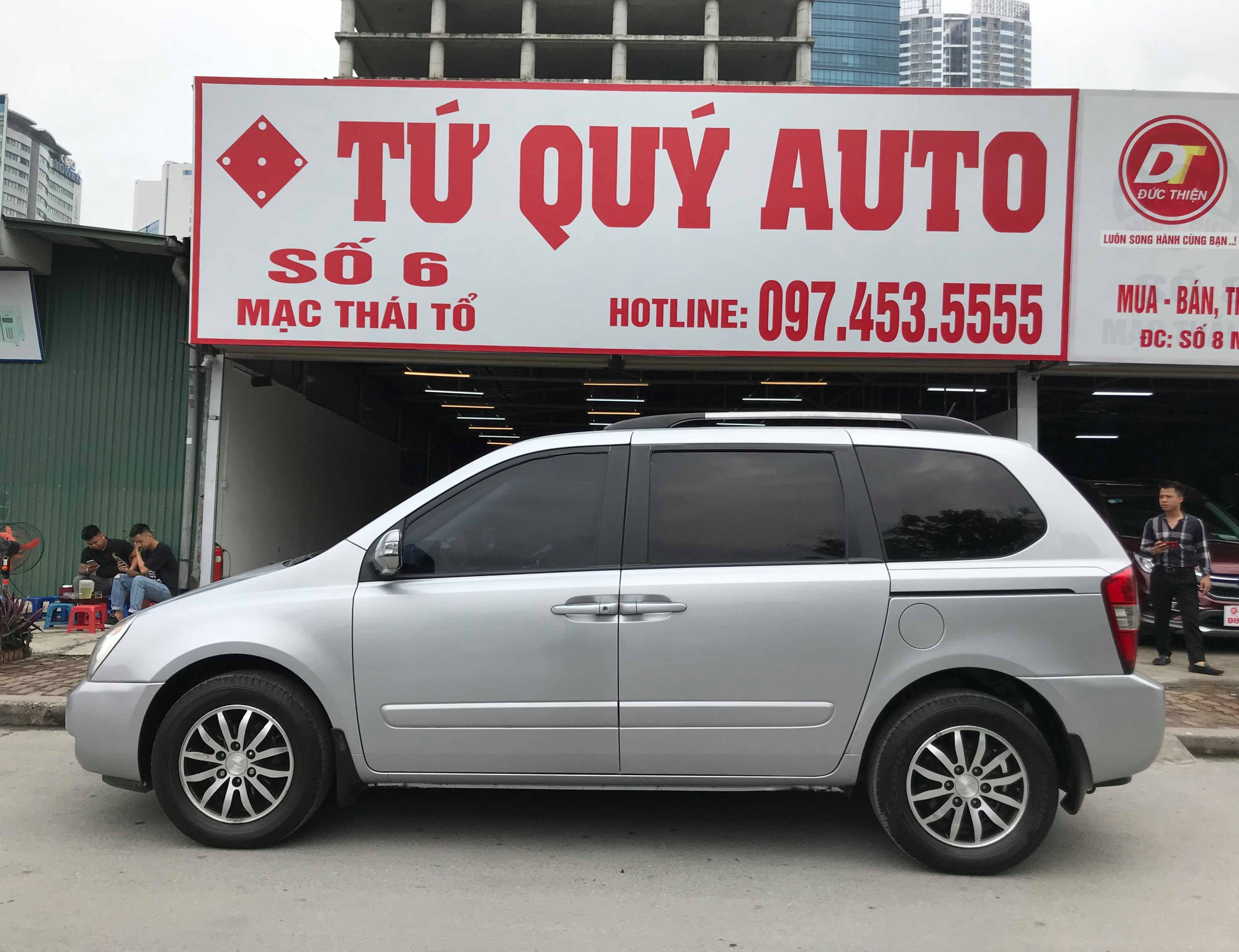 Kia Carnival 2.7MT 2010 - 3