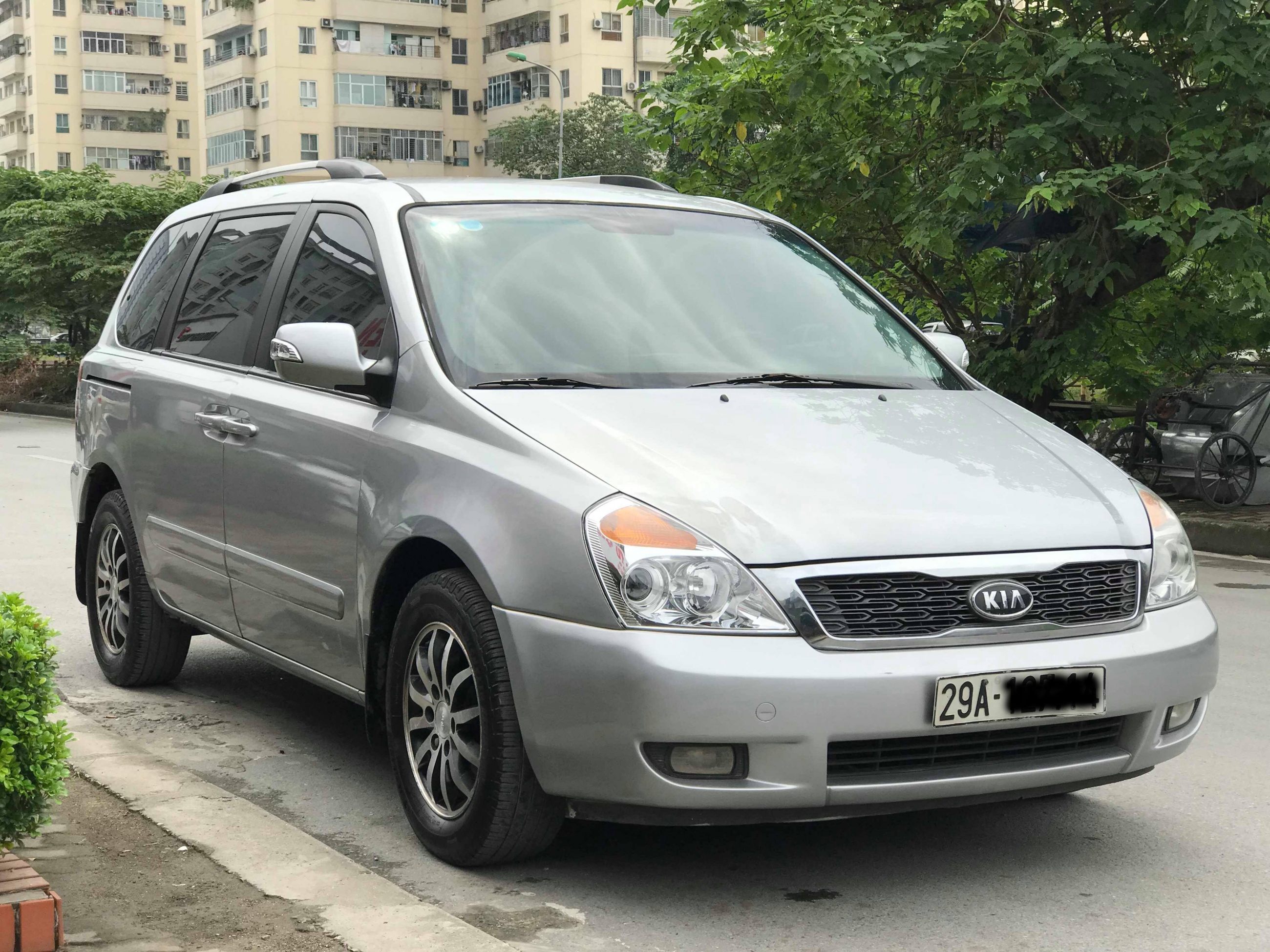 Kia Carnival 2.7MT 2010 - 4