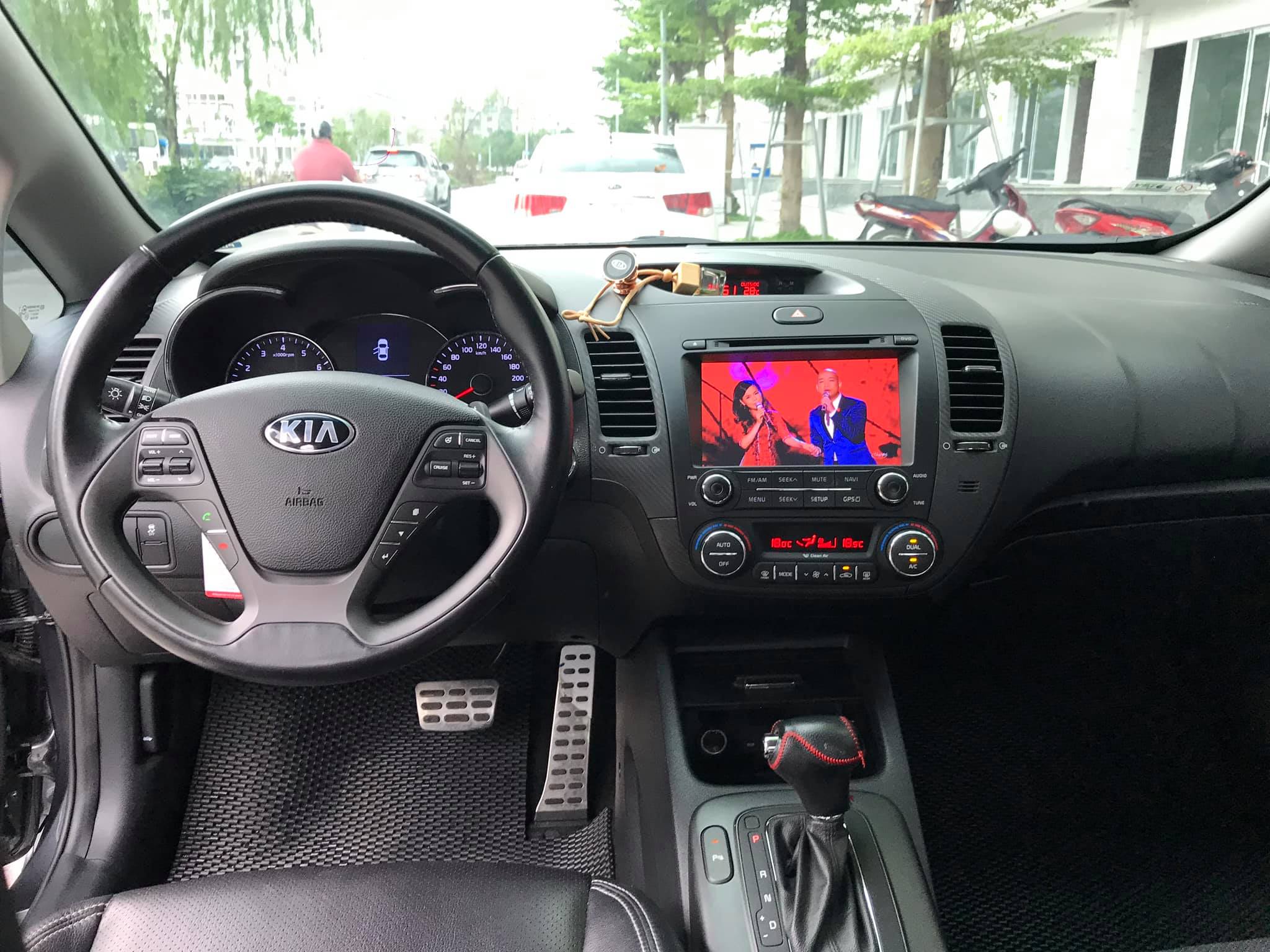 Kia K3 2.0AT 2015 - 6