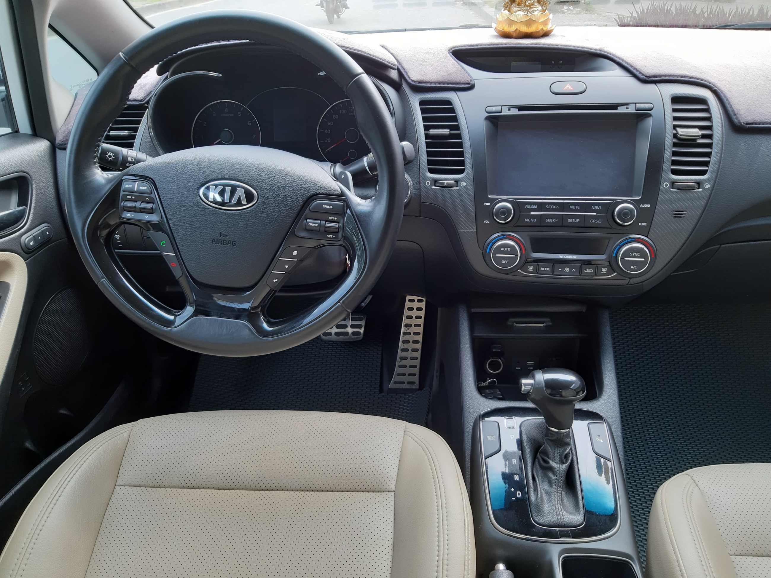 Kia Cerato 1.6AT 2017 - 6