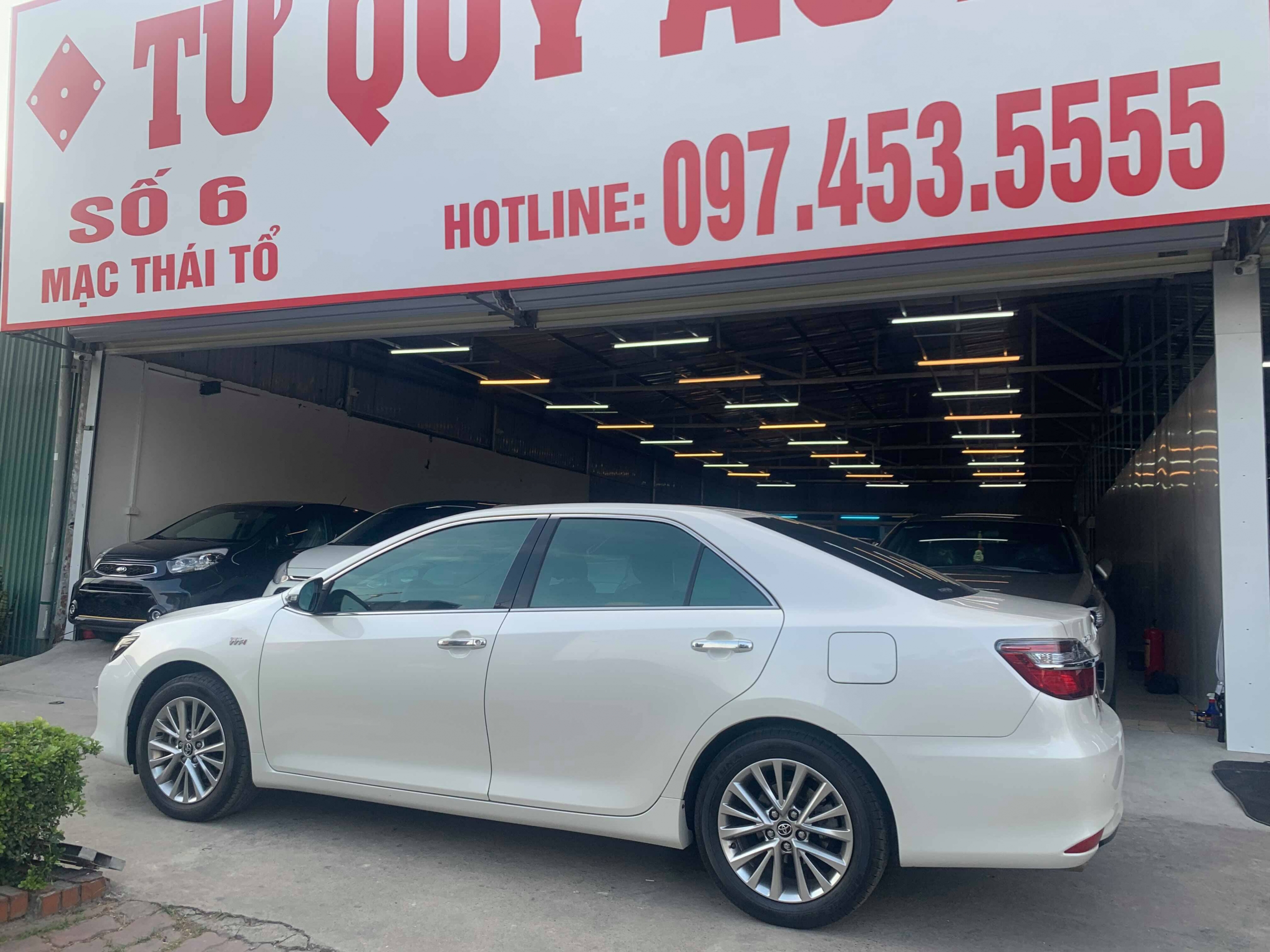 Toyota Camry 2.5Q 2018 - 3