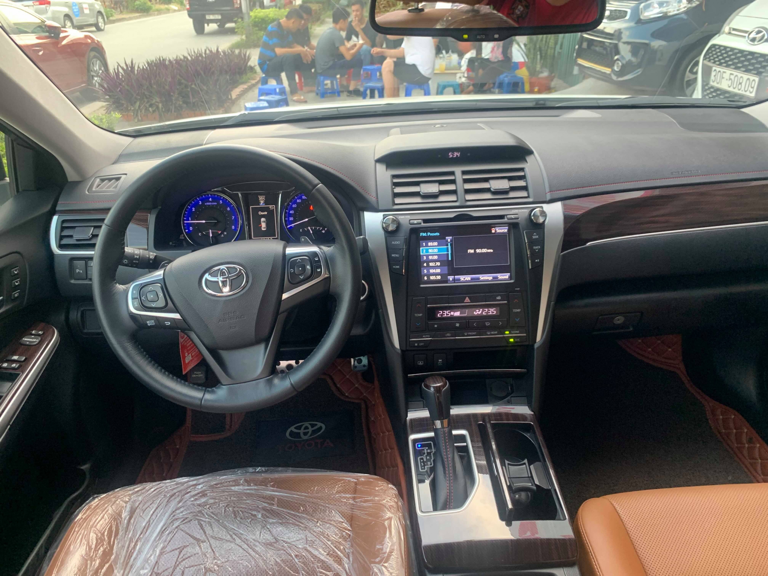 Toyota Camry 2.5Q 2018 - 6