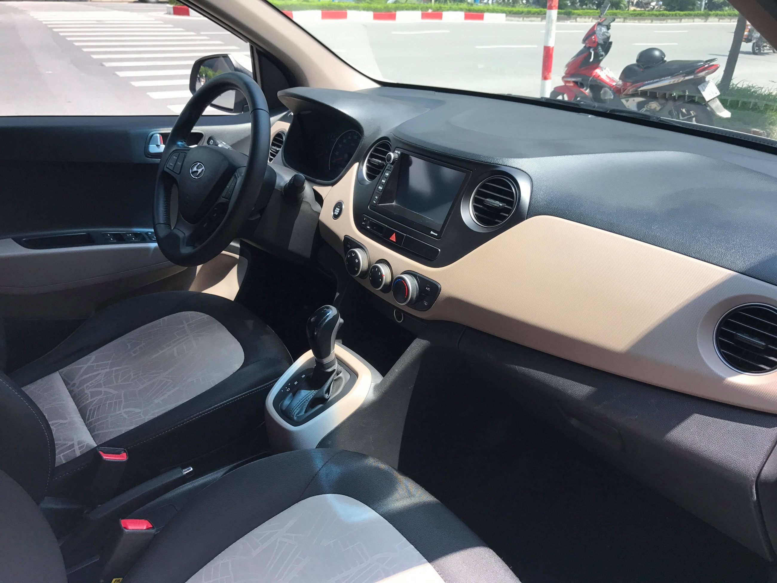 Hyundai i10 1.0AT 2015 - 8