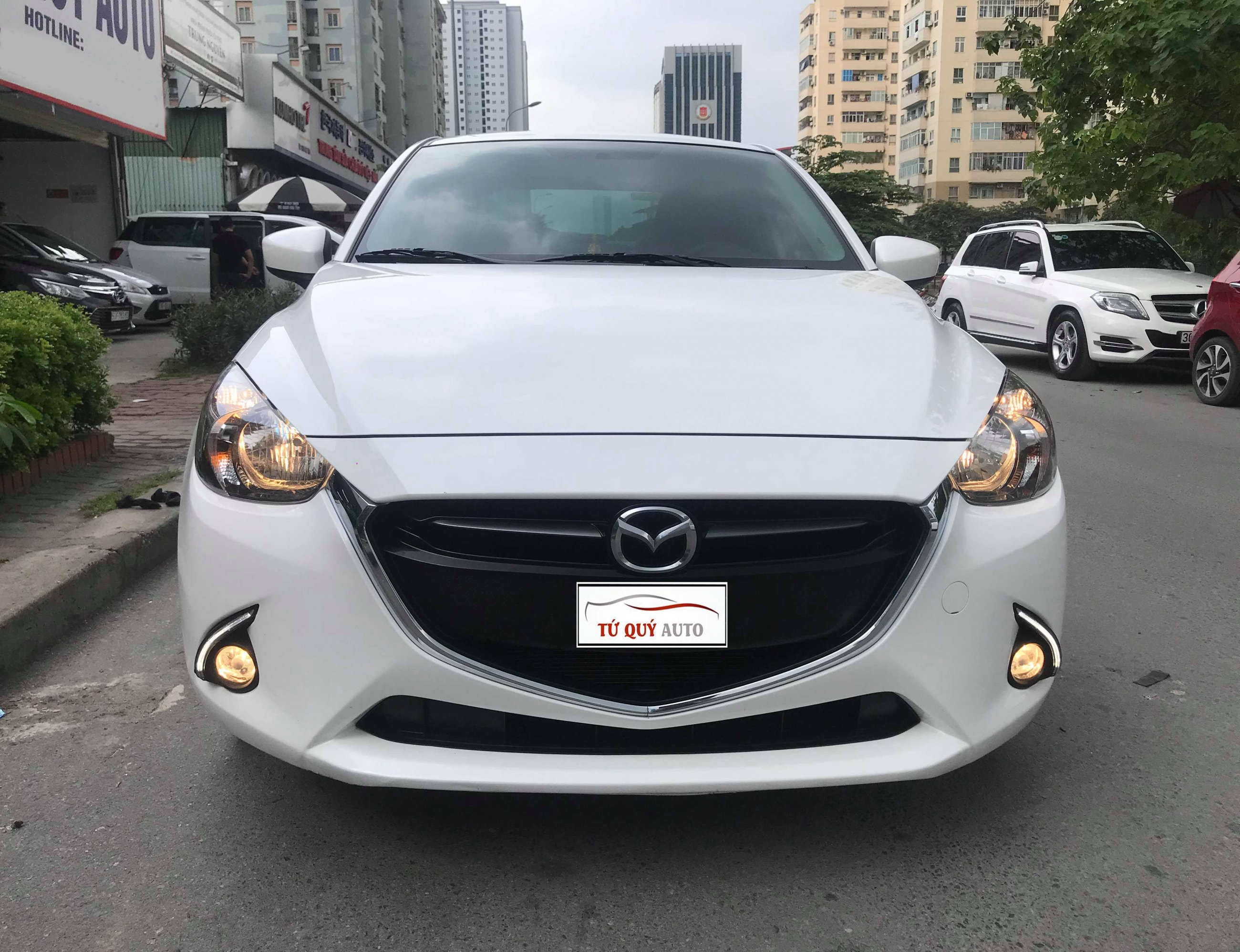 Xe Mazda 2 sedan 1.5 AT 2018 - Trắng