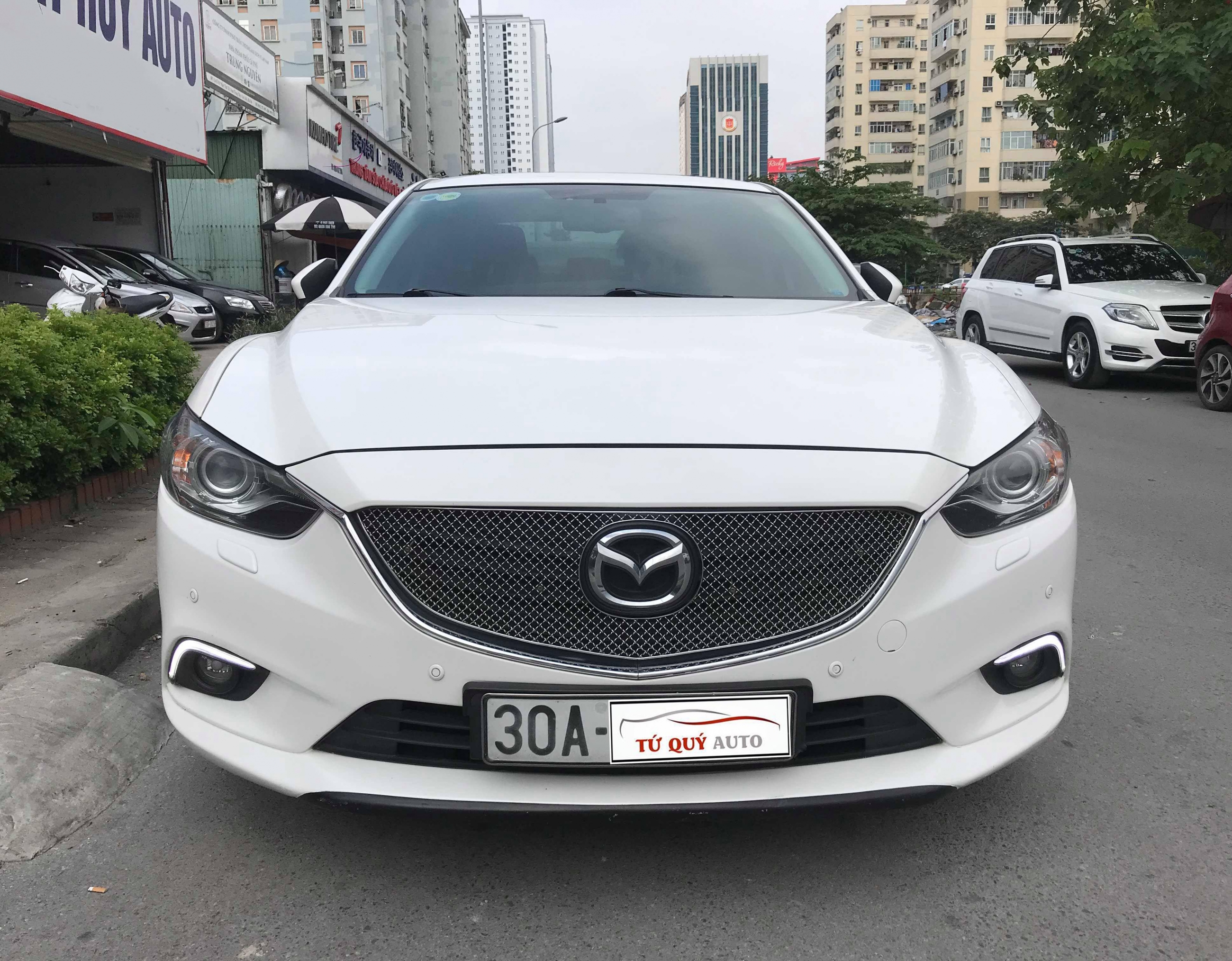 Xe Mazda 6 2.0 AT 2015 - Trắng