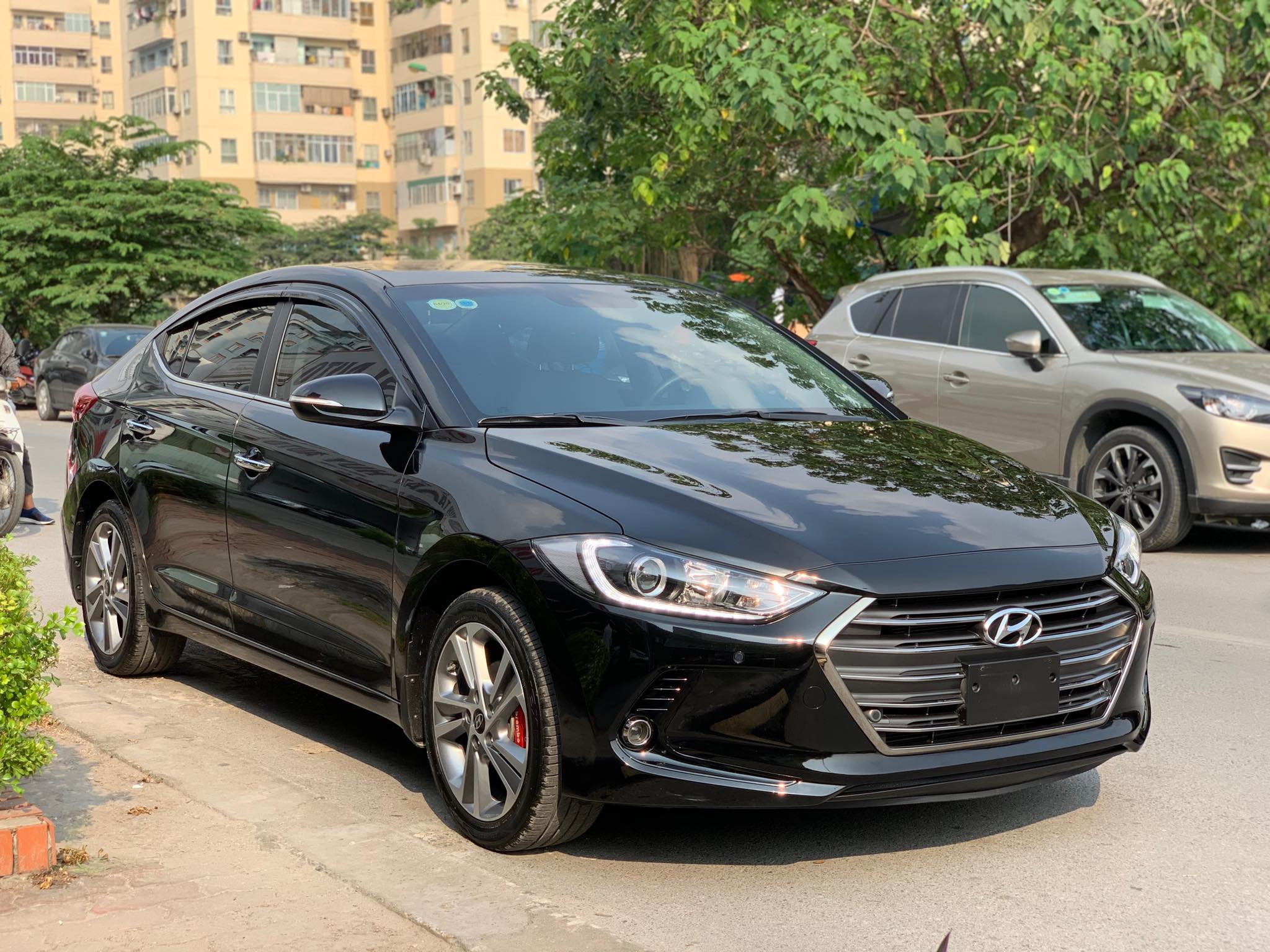 Hyundai Elantra 2.0AT 2017 - 3