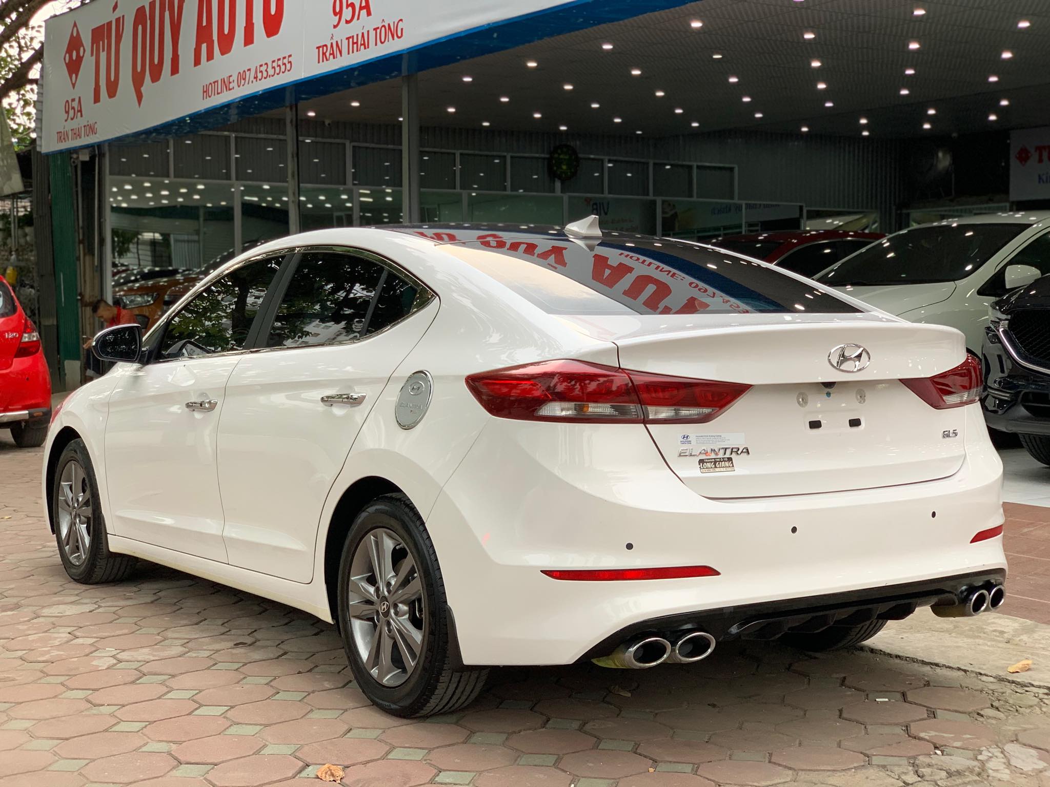 Hyundai Elantra 1.6AT 2017 - 4