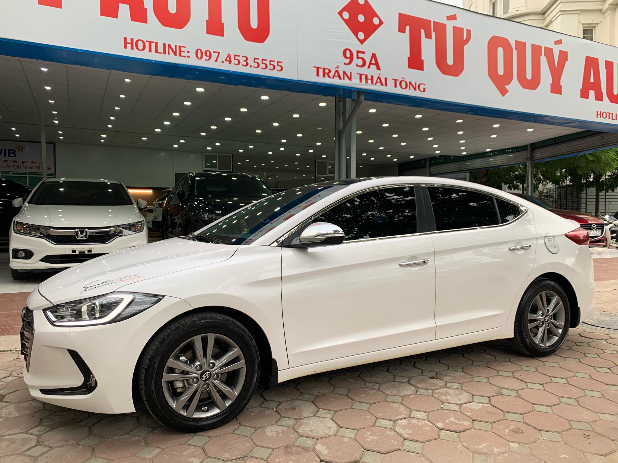 Hyundai Elantra 1.6AT 2017 - 5