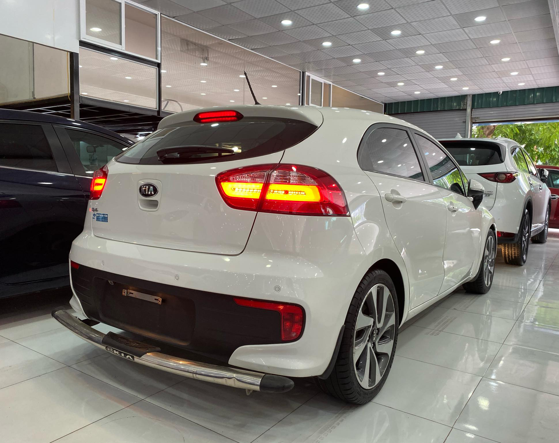 Kia Rio Hatchback 1.4AT 2015 - 4