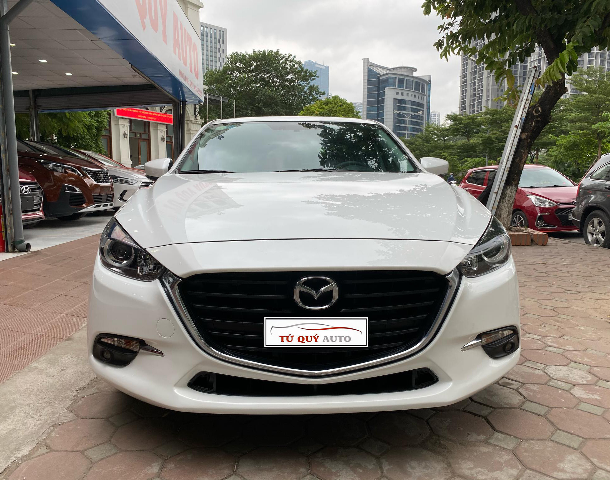 Xe Mazda 3 Hatchback 1.5AT 2017 - Trắng Facelift