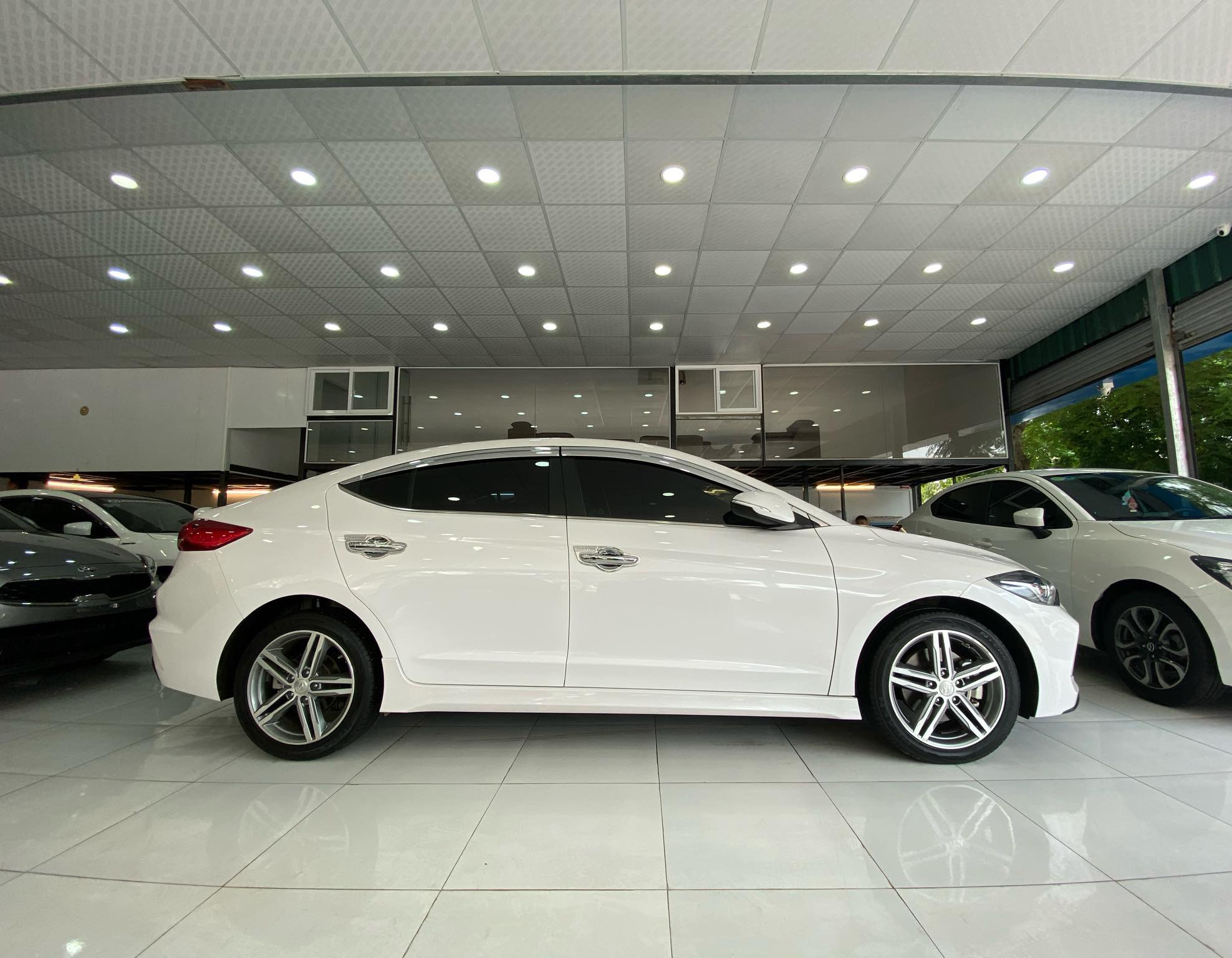 Hyundai Elantra 1.6Turbo 2018 - 5