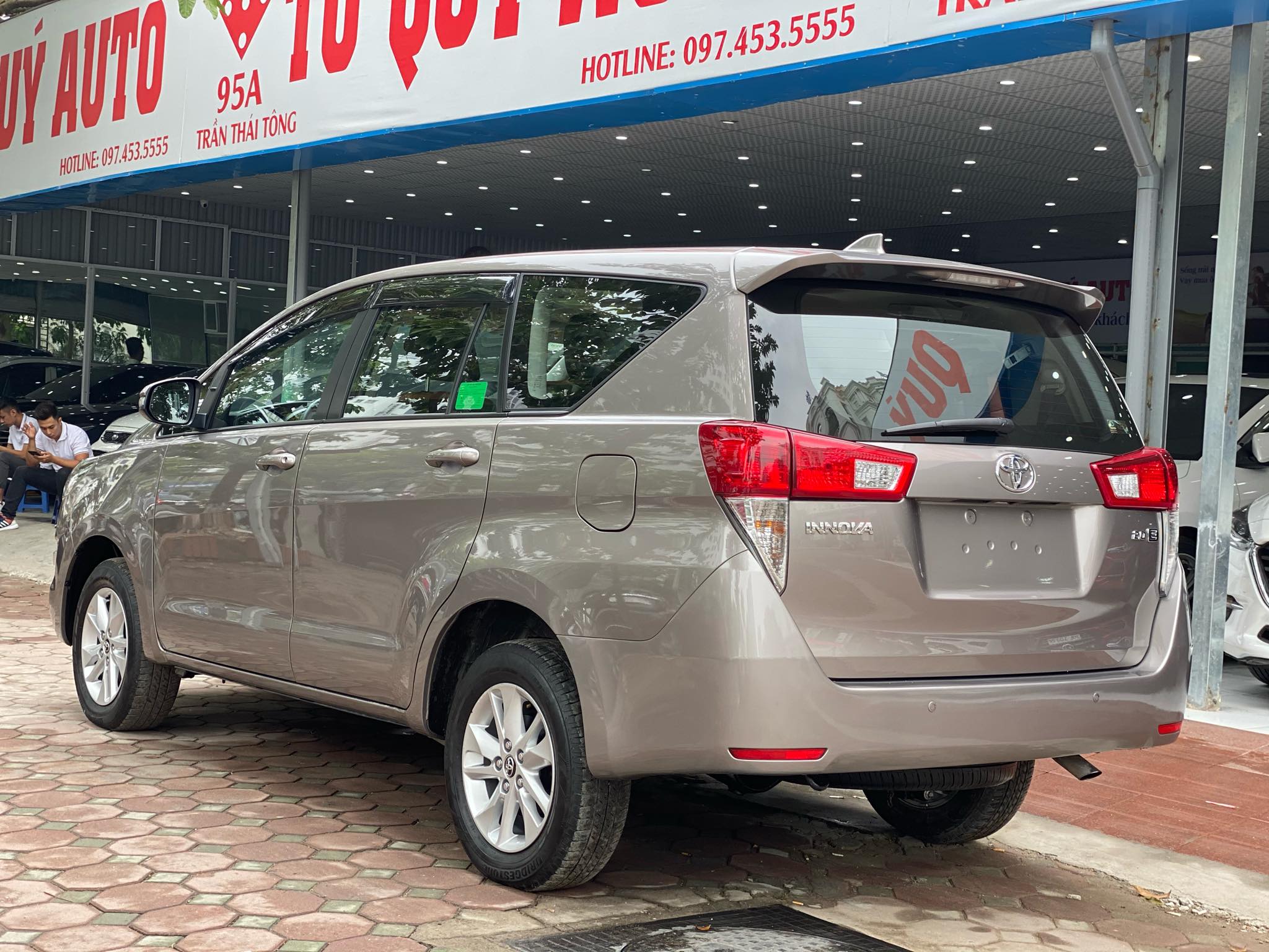 Toyota Innova 2.0E 2019 - 4